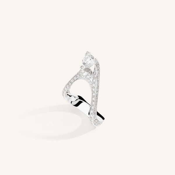 Lia ring with white diamonds