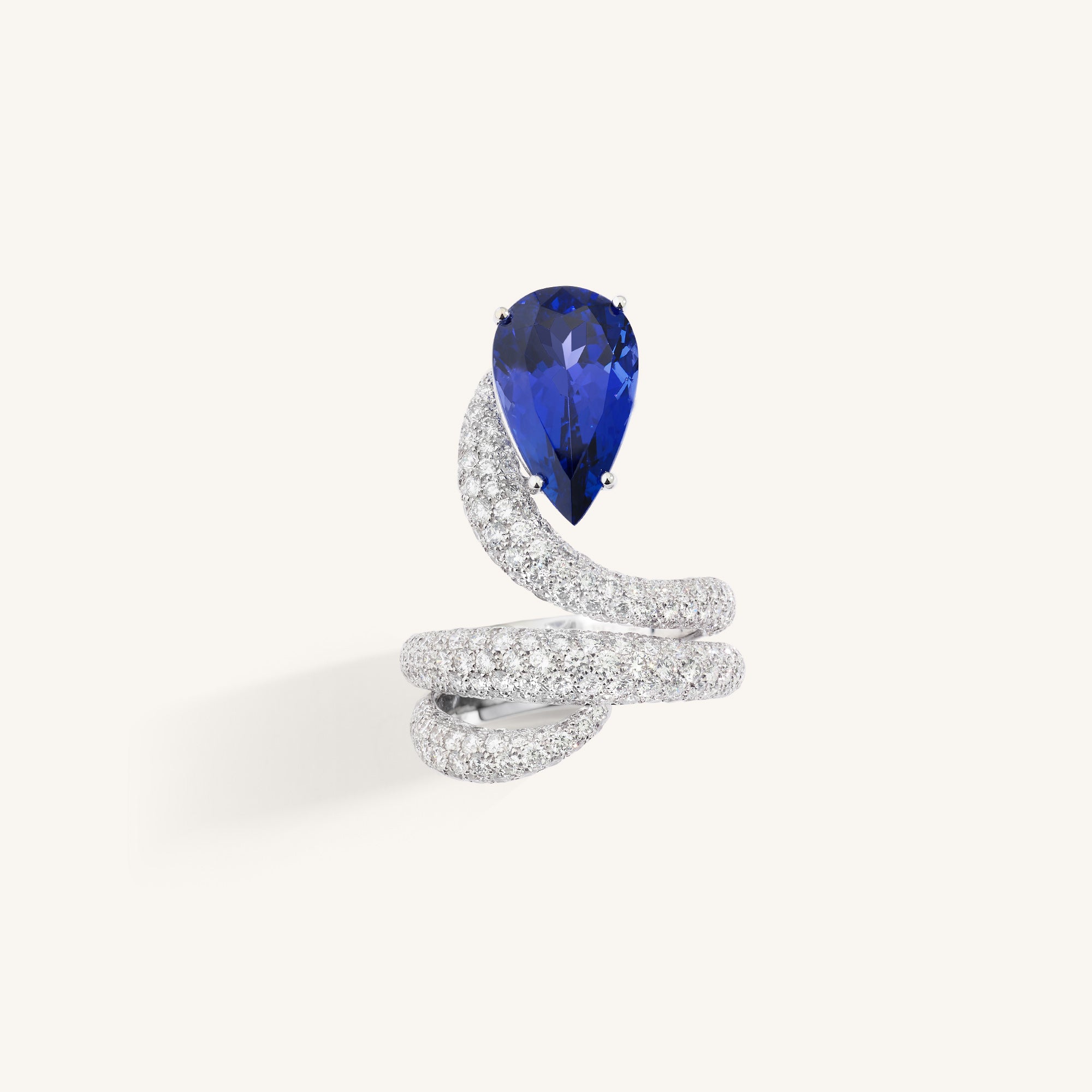 Venere ring with tanzanite