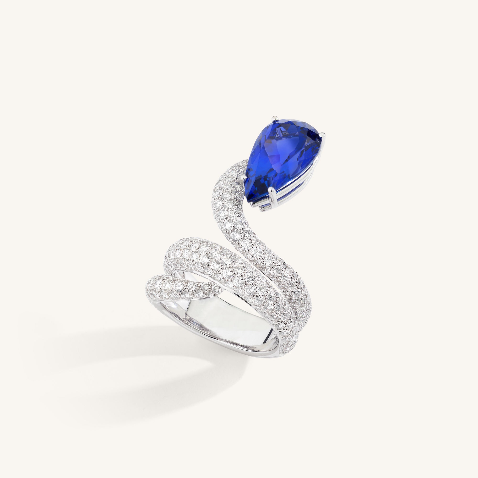 Venere ring with tanzanite