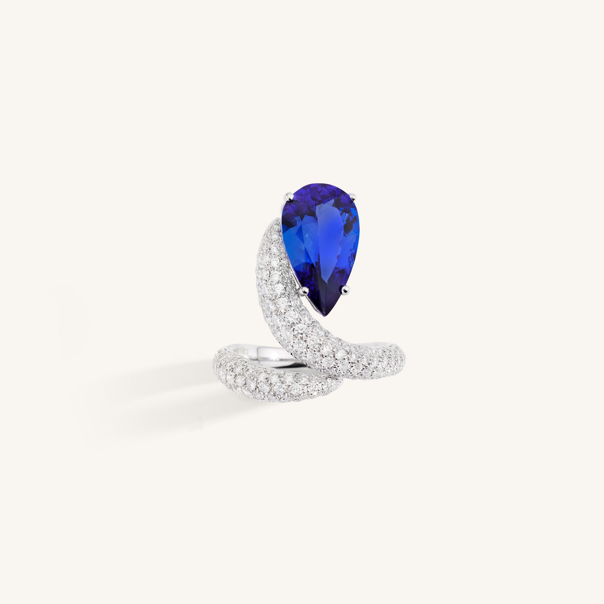 Venere ring with tanzanite