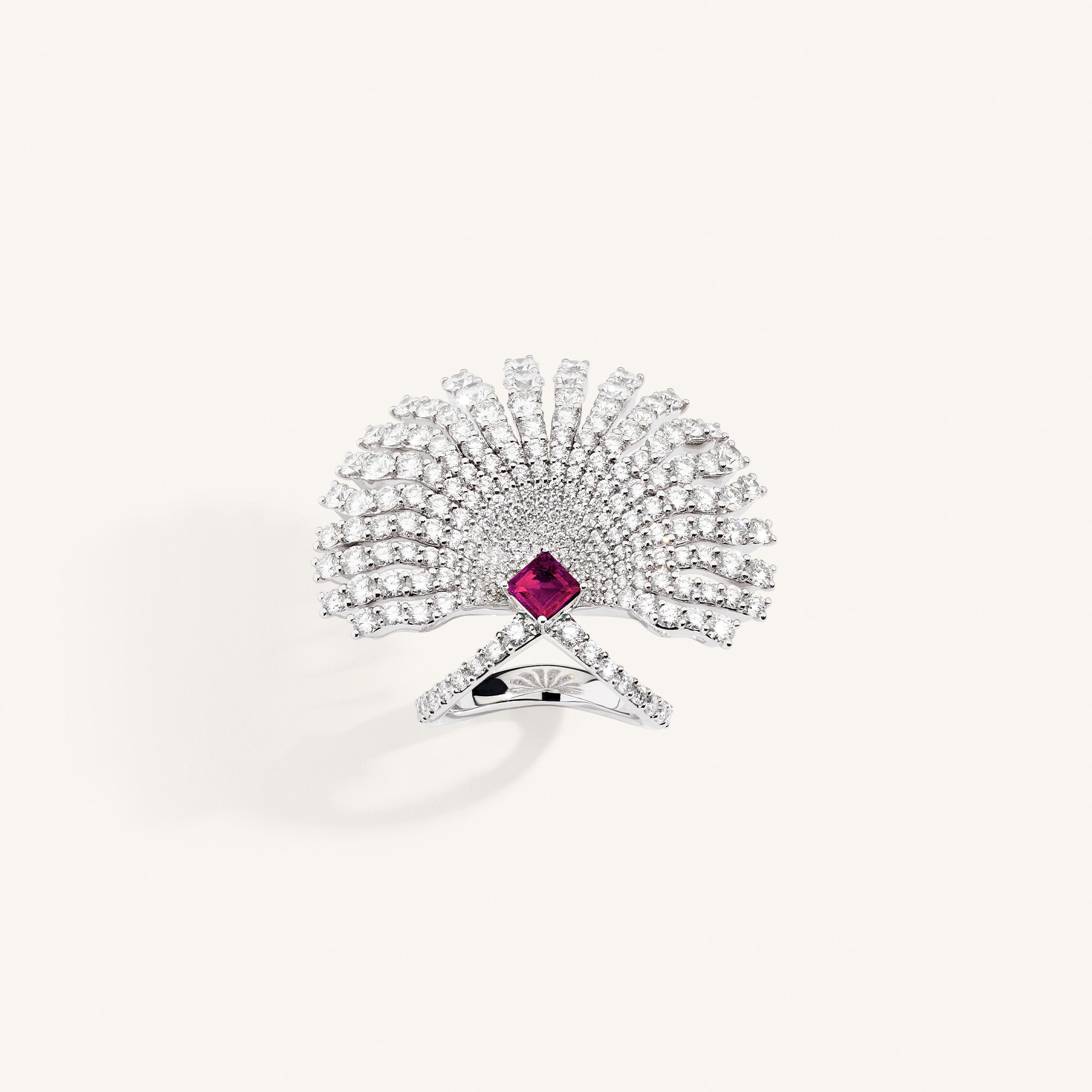 Charm Exotique ring with ruby