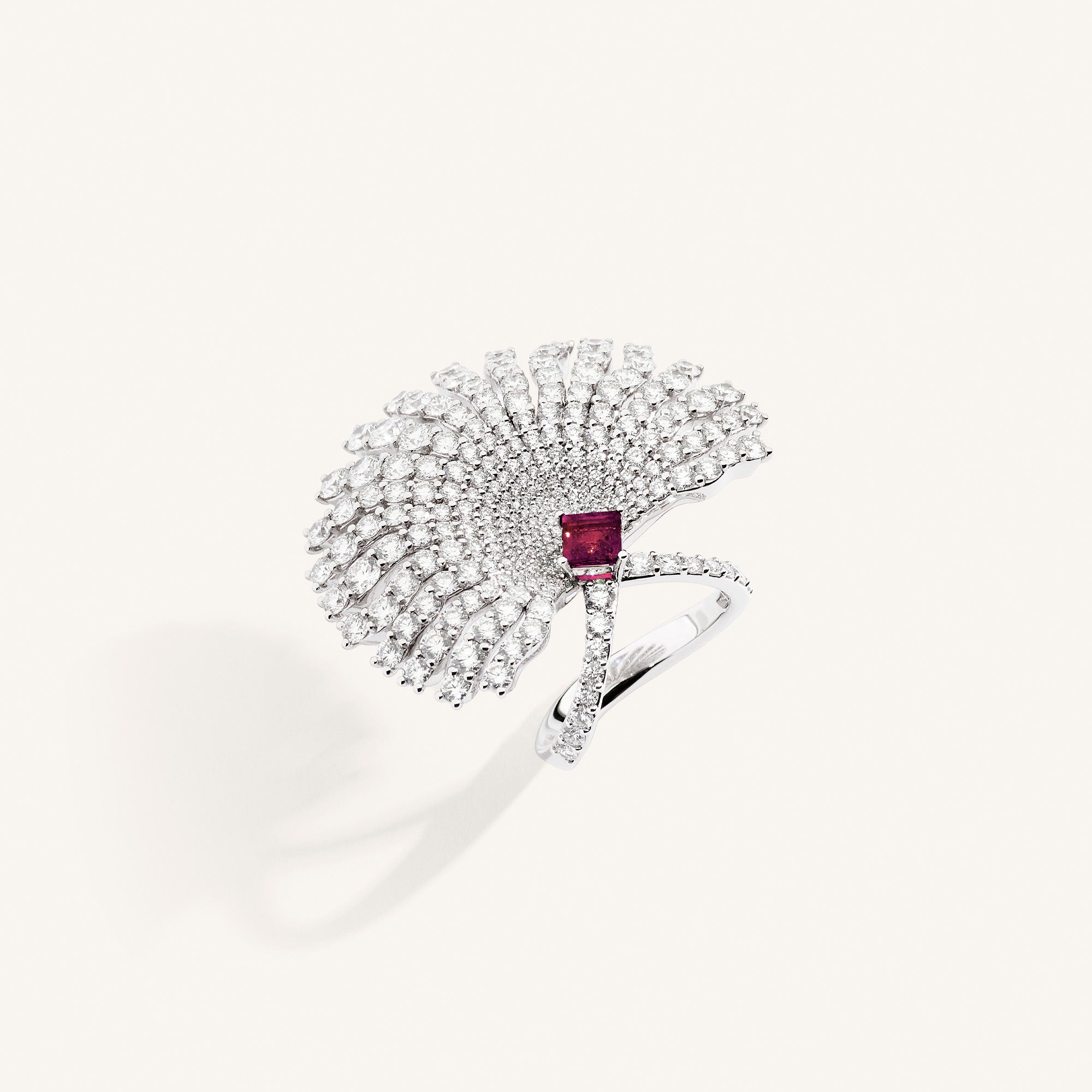 Charm Exotique ring with ruby