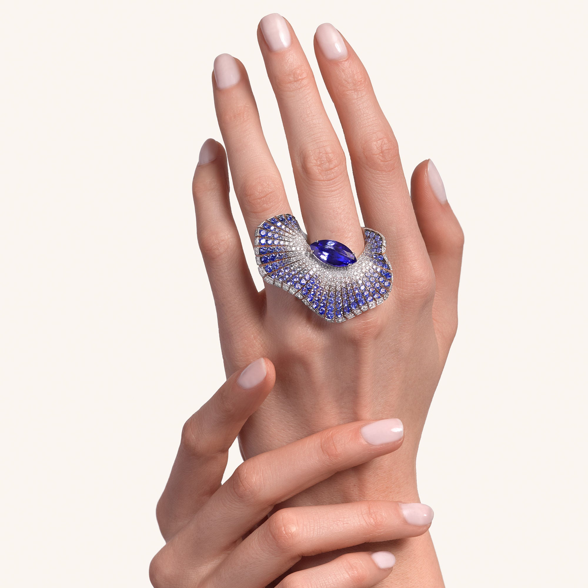 Abissi ring with tanzanite