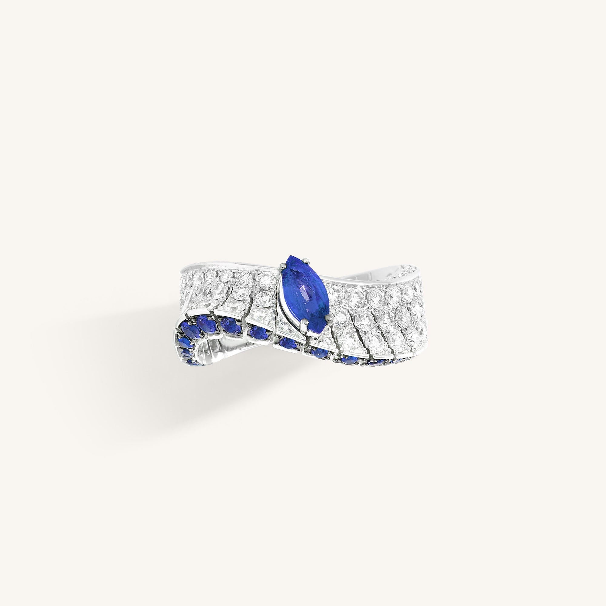 Abissi ring with sapphires