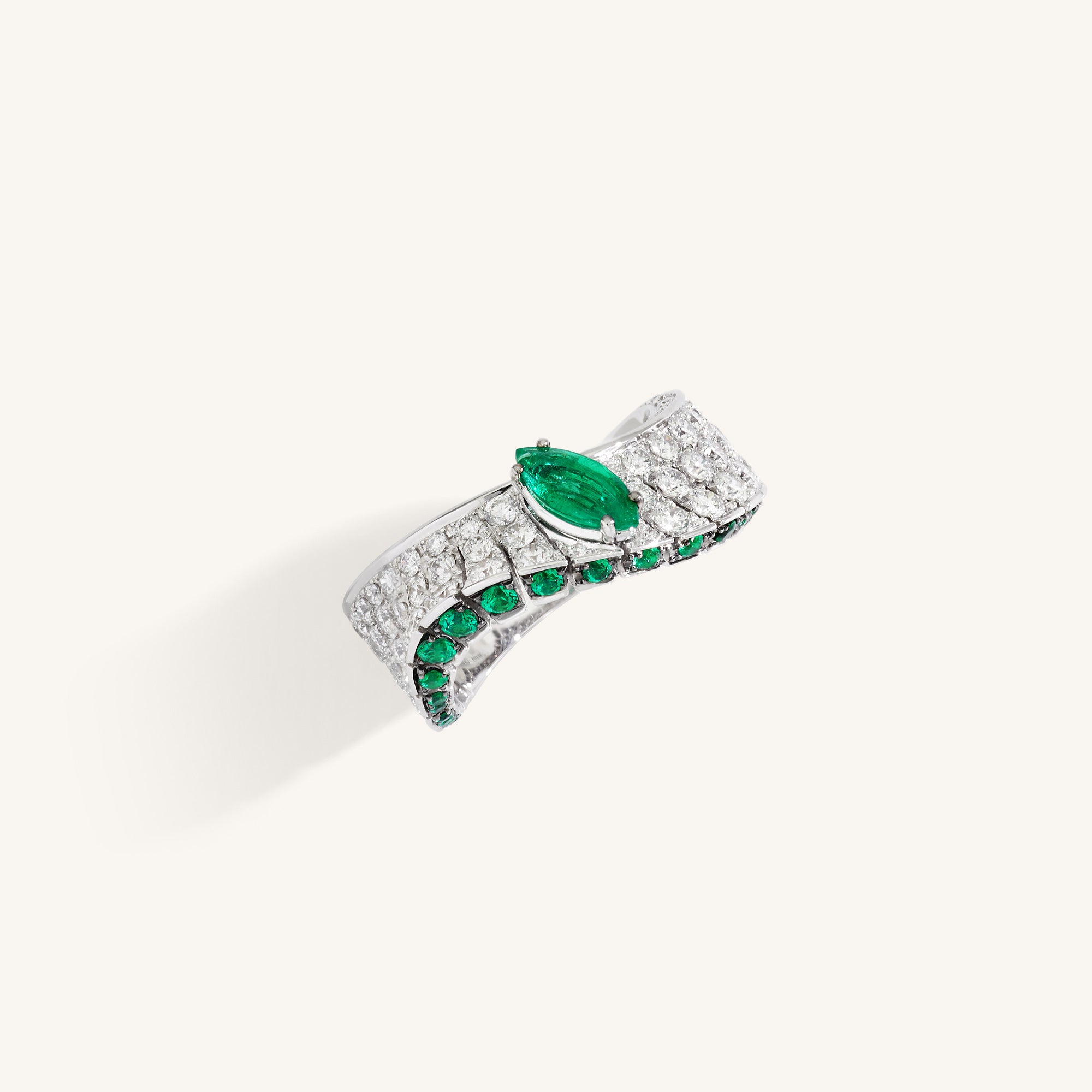 Abissi ring with emeralds