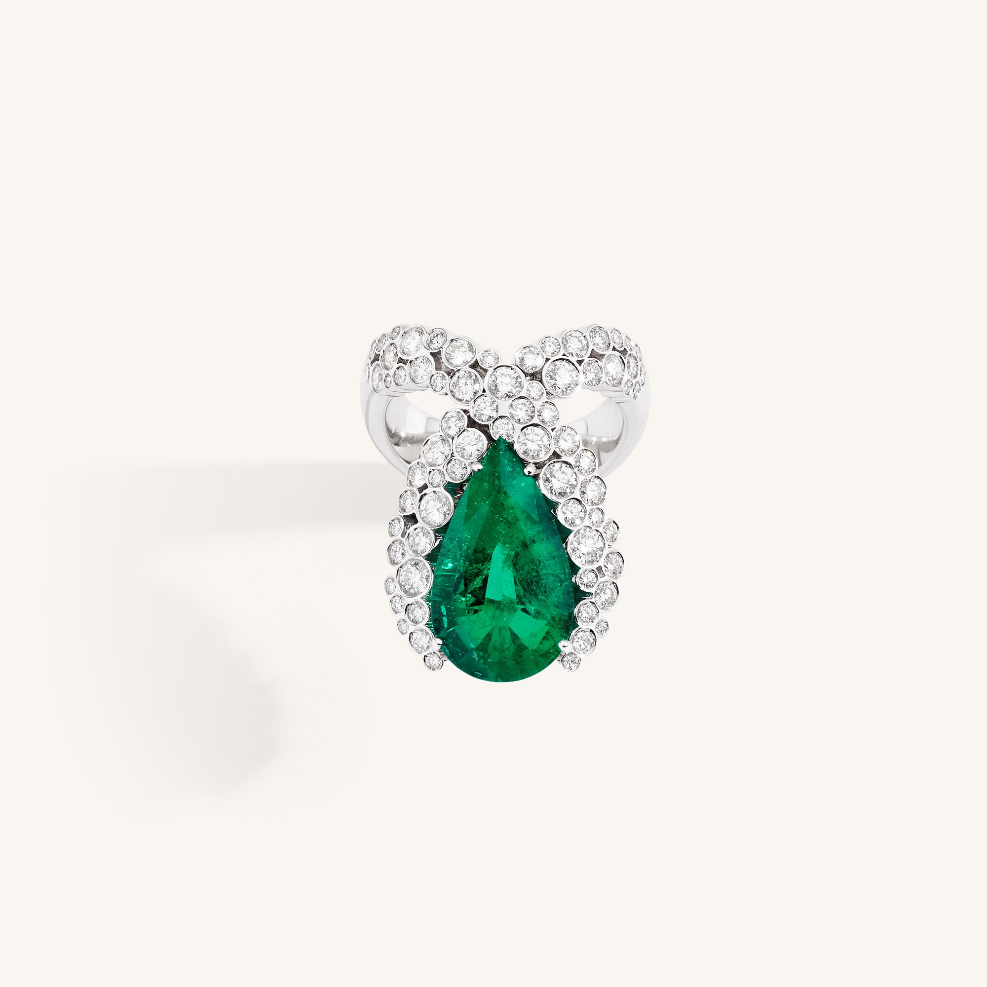 Incanto ring with colombian emerald
