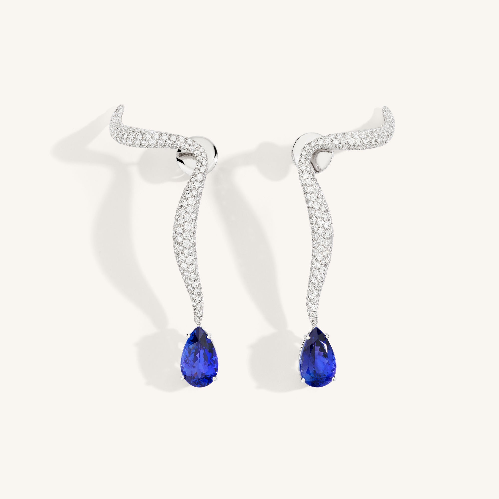 Venere earrings with tanzanite