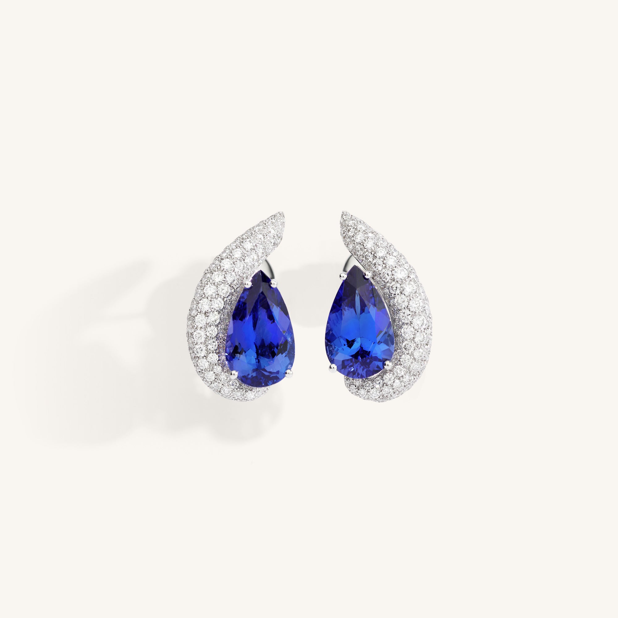 Venere earrings with tanzanite