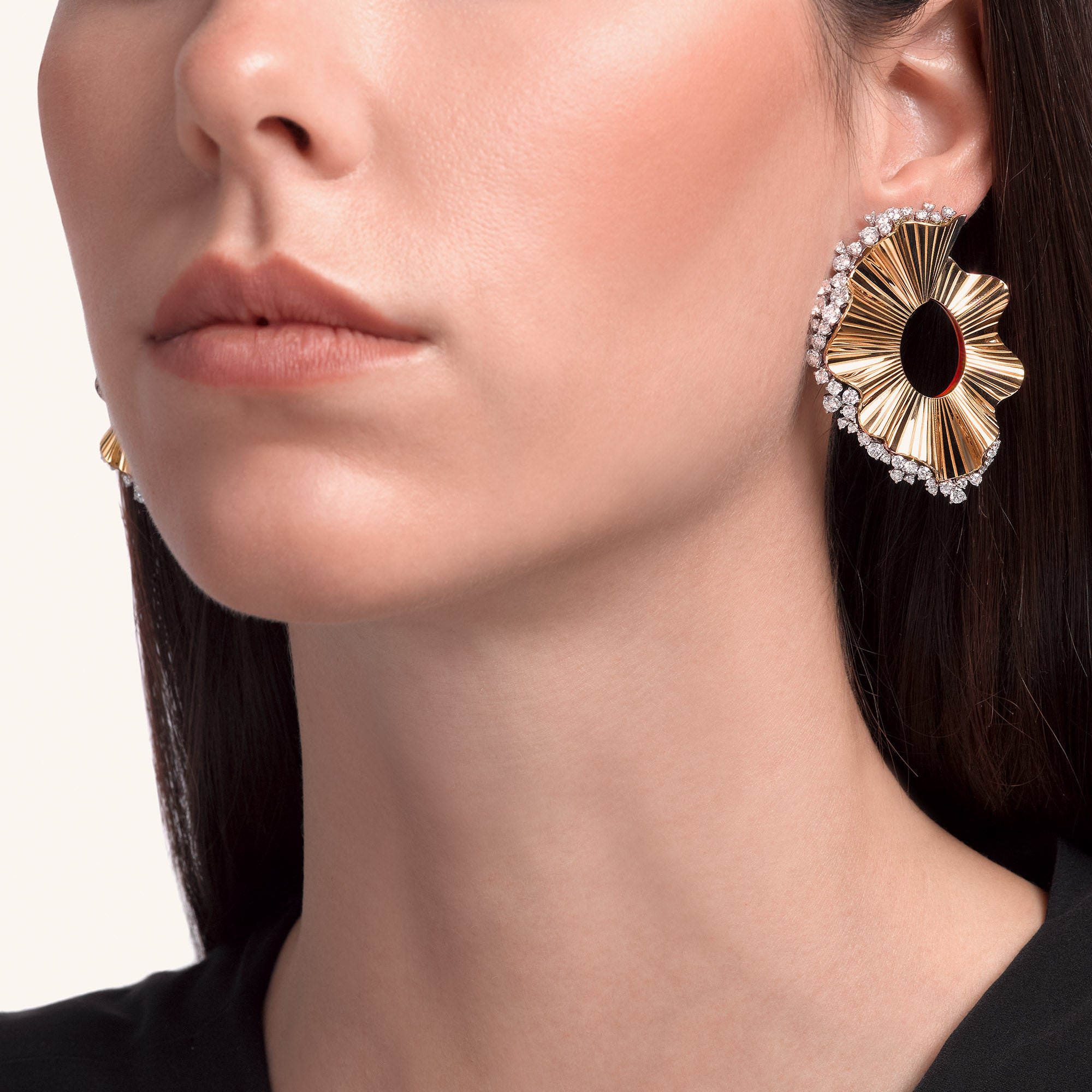 Rays of Sun earrings with white diamonds and red enamel