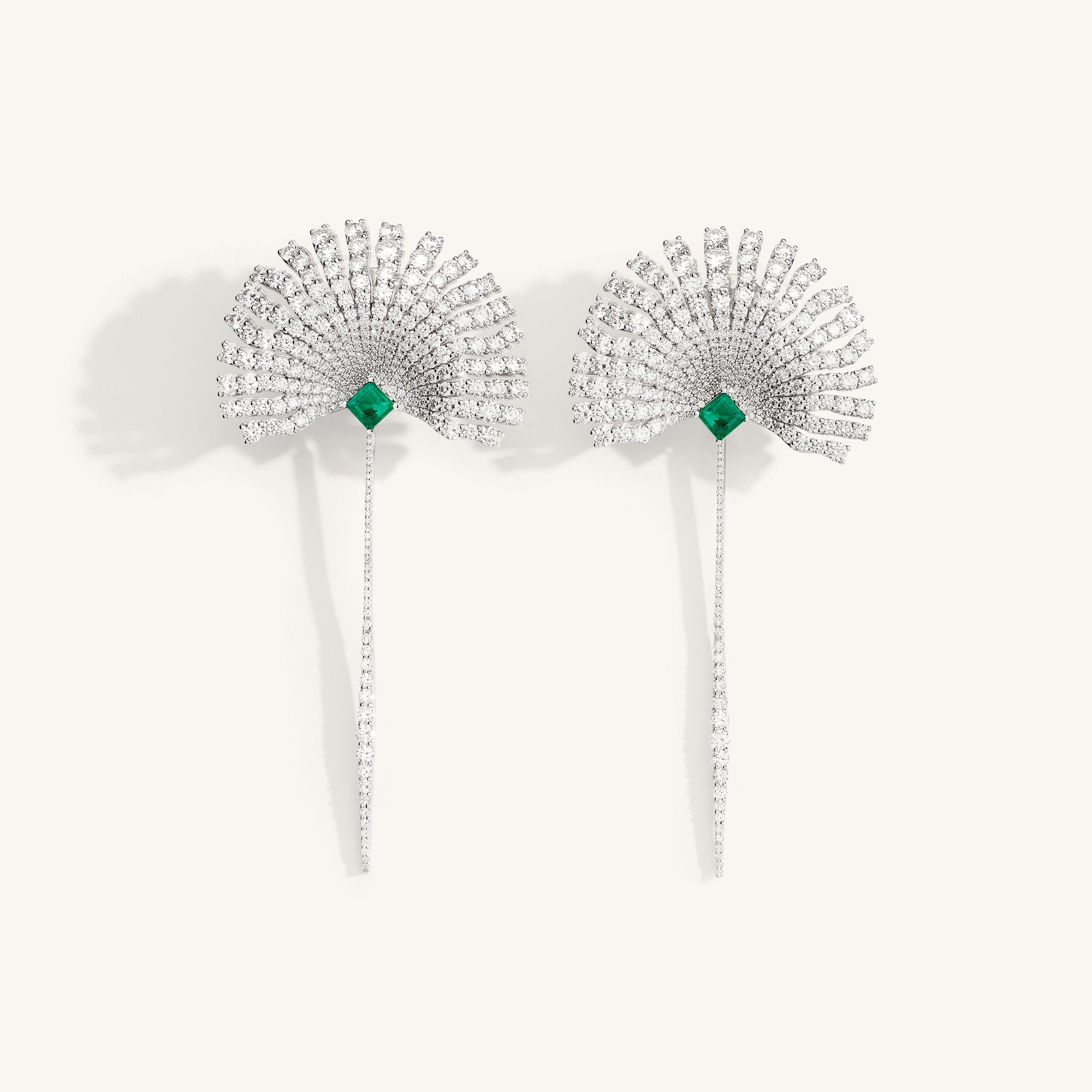 Charm Exotique earrings with emeralds