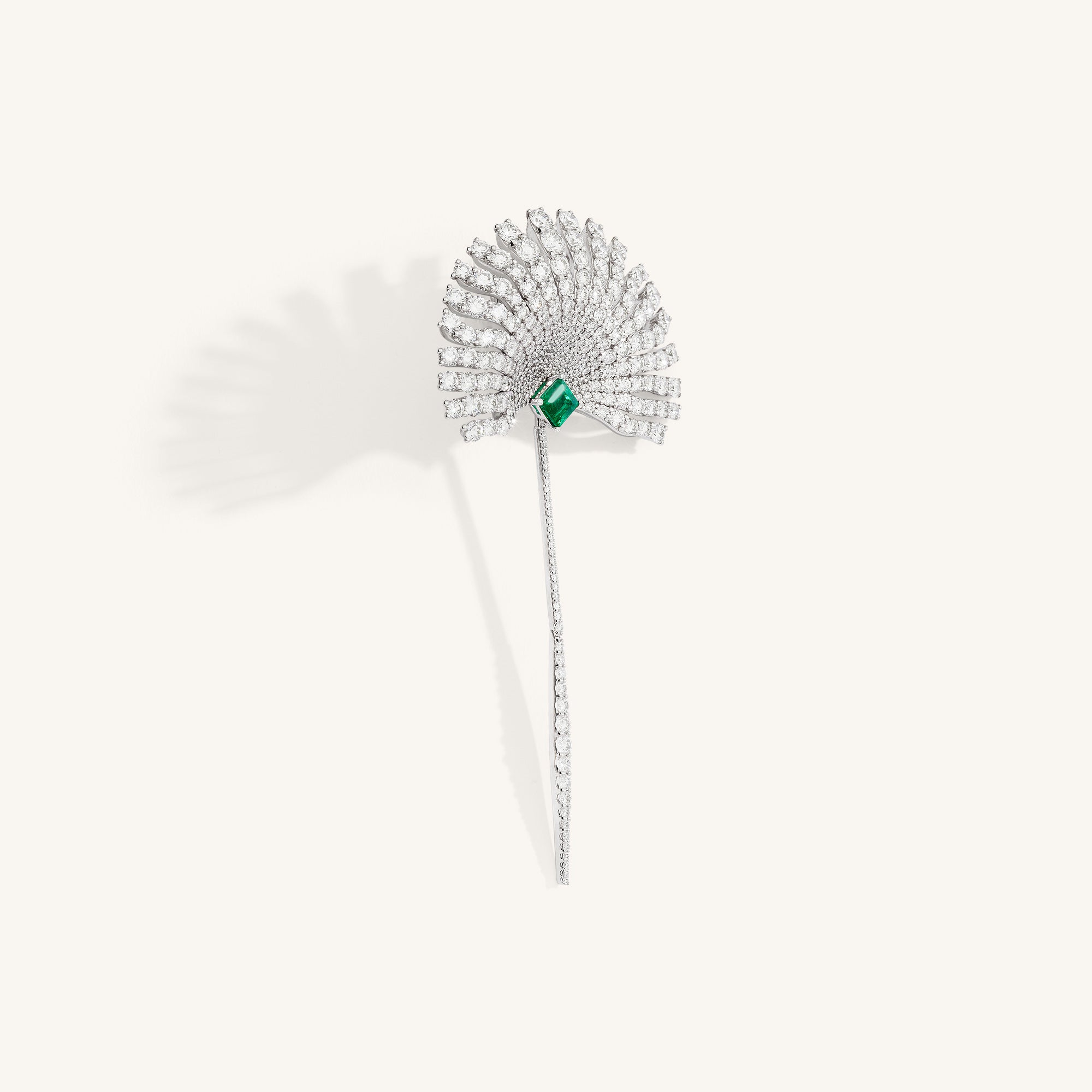 Charm Exotique earrings with emeralds