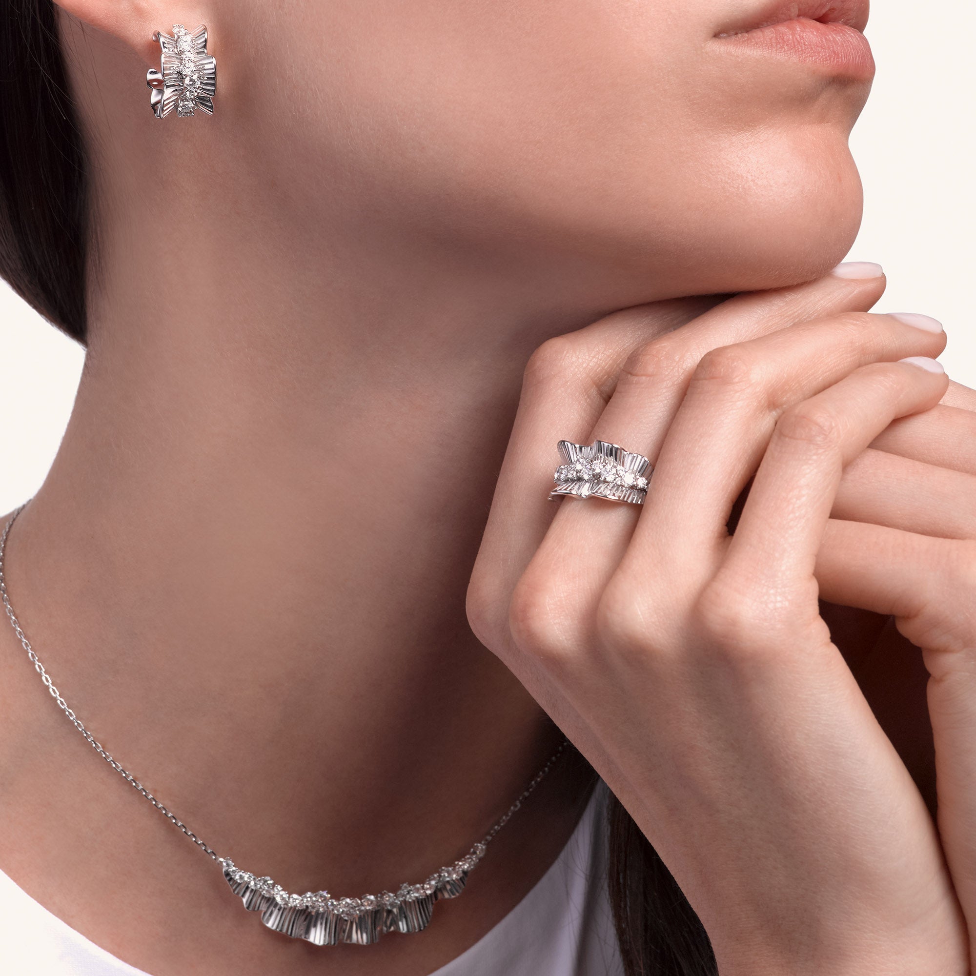 Rays of Sun earrings with white diamonds