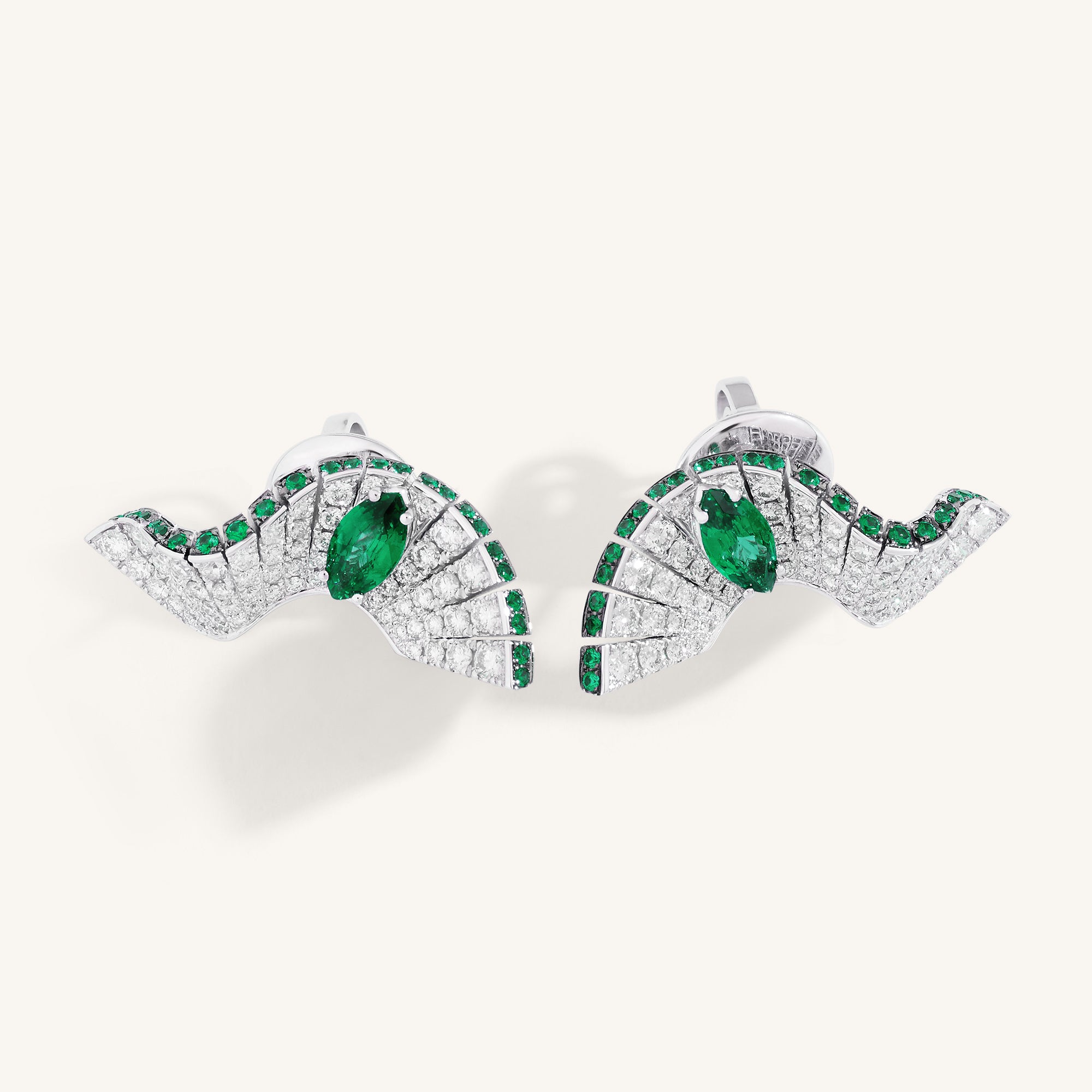 Abissi earrings with emeralds