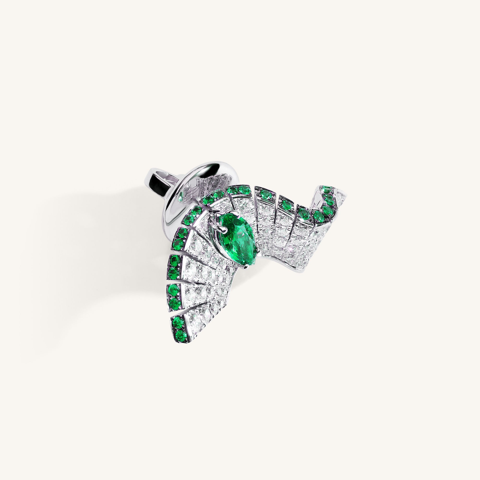Abissi earrings with emeralds