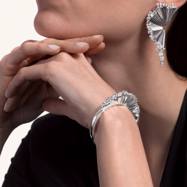 Rays of Sun bangle with white diamonds