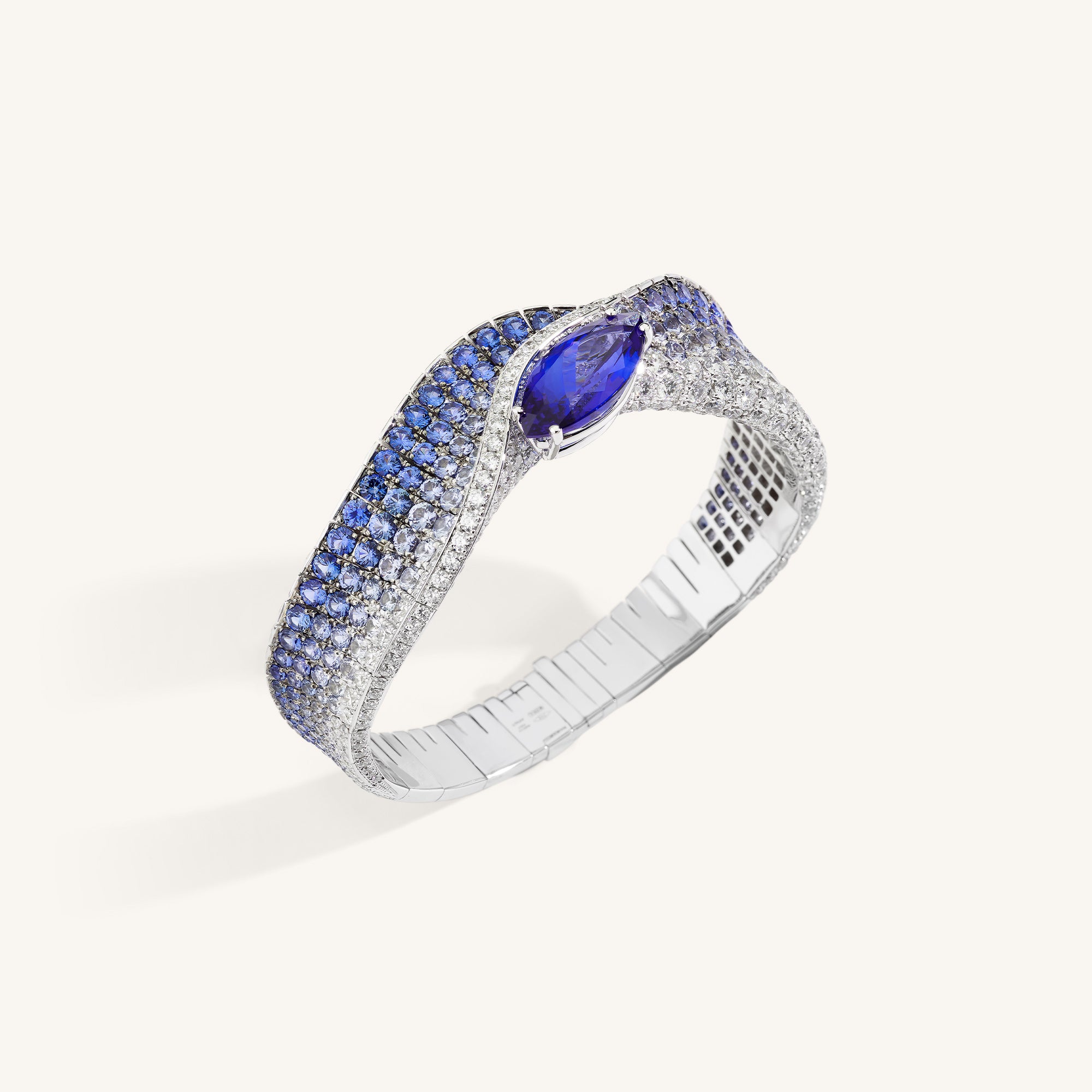 Abissi bangle with tanzanite