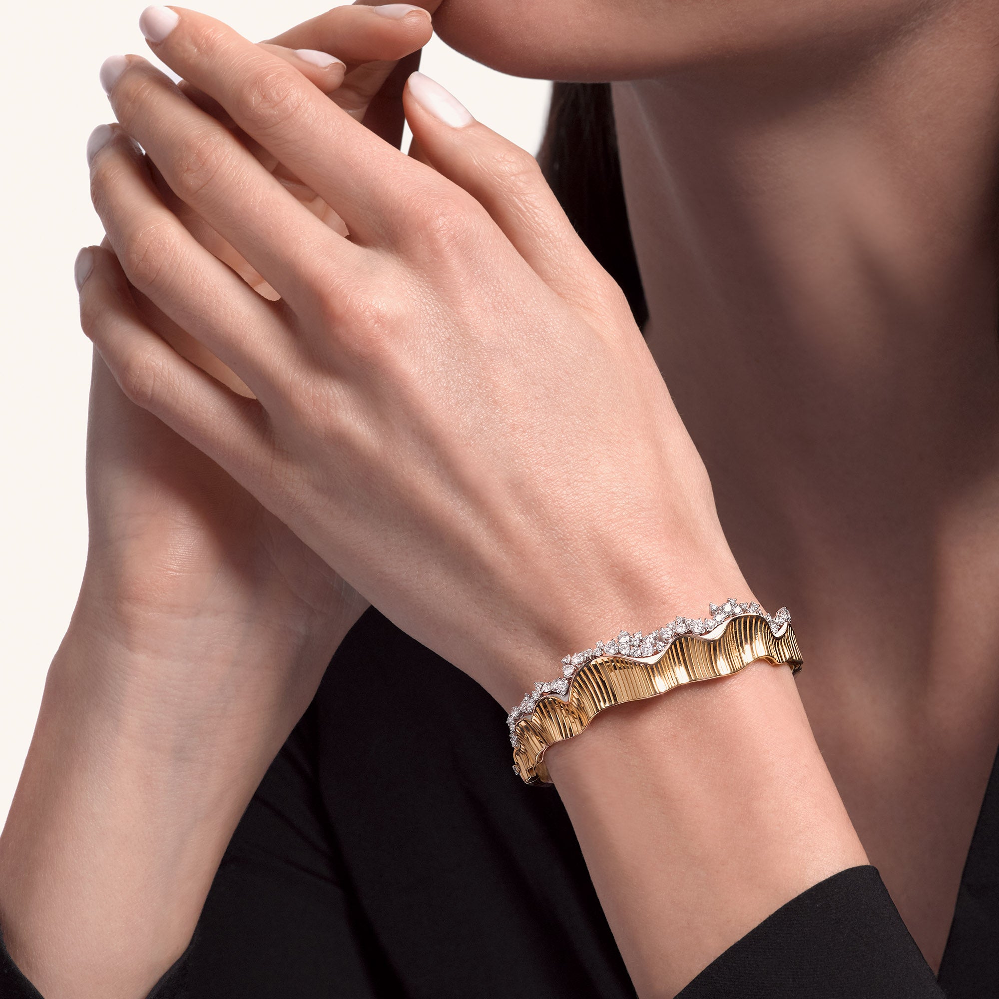 Rays of Sun bangle with white diamonds and white enamel