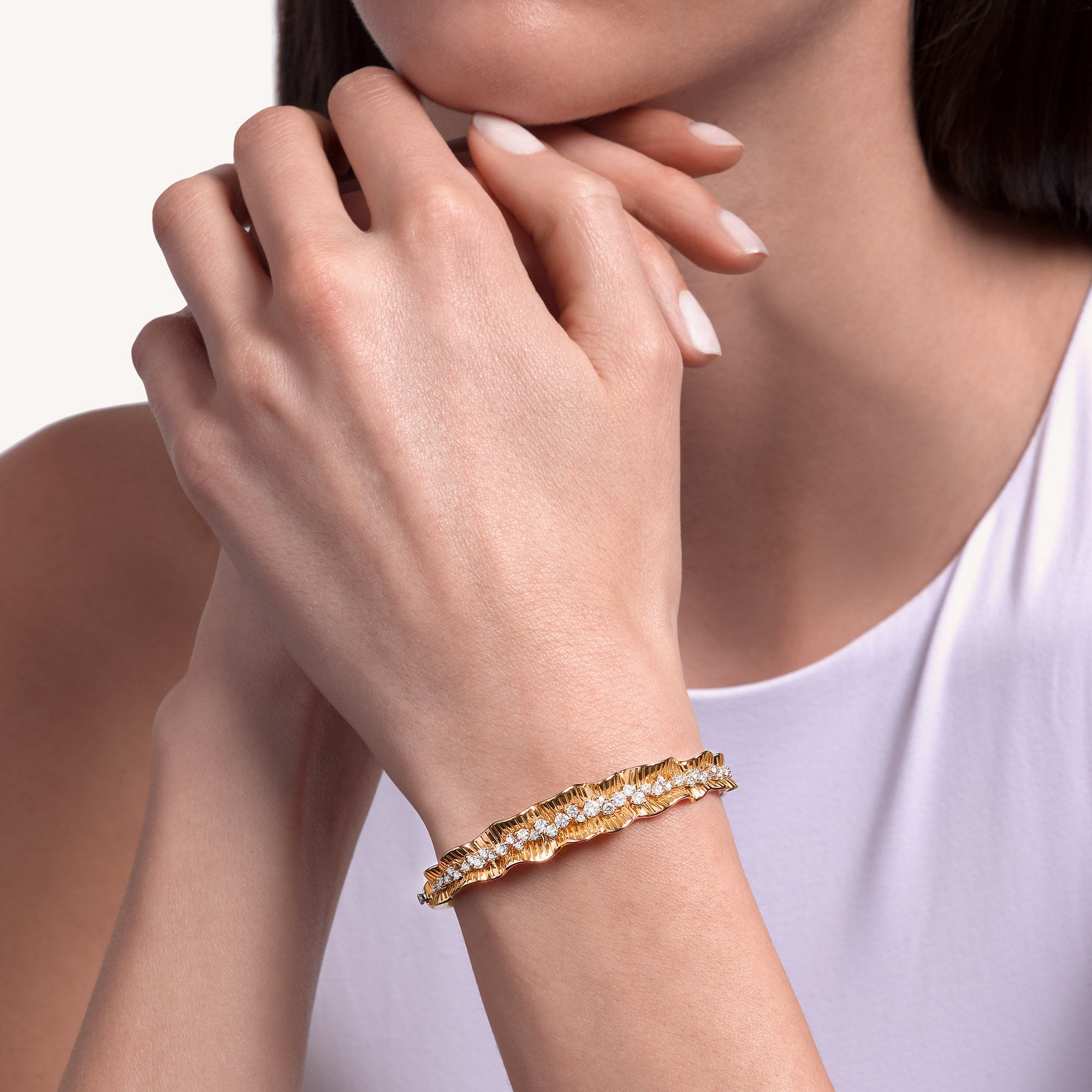 Rays of Sun bangle with white diamonds