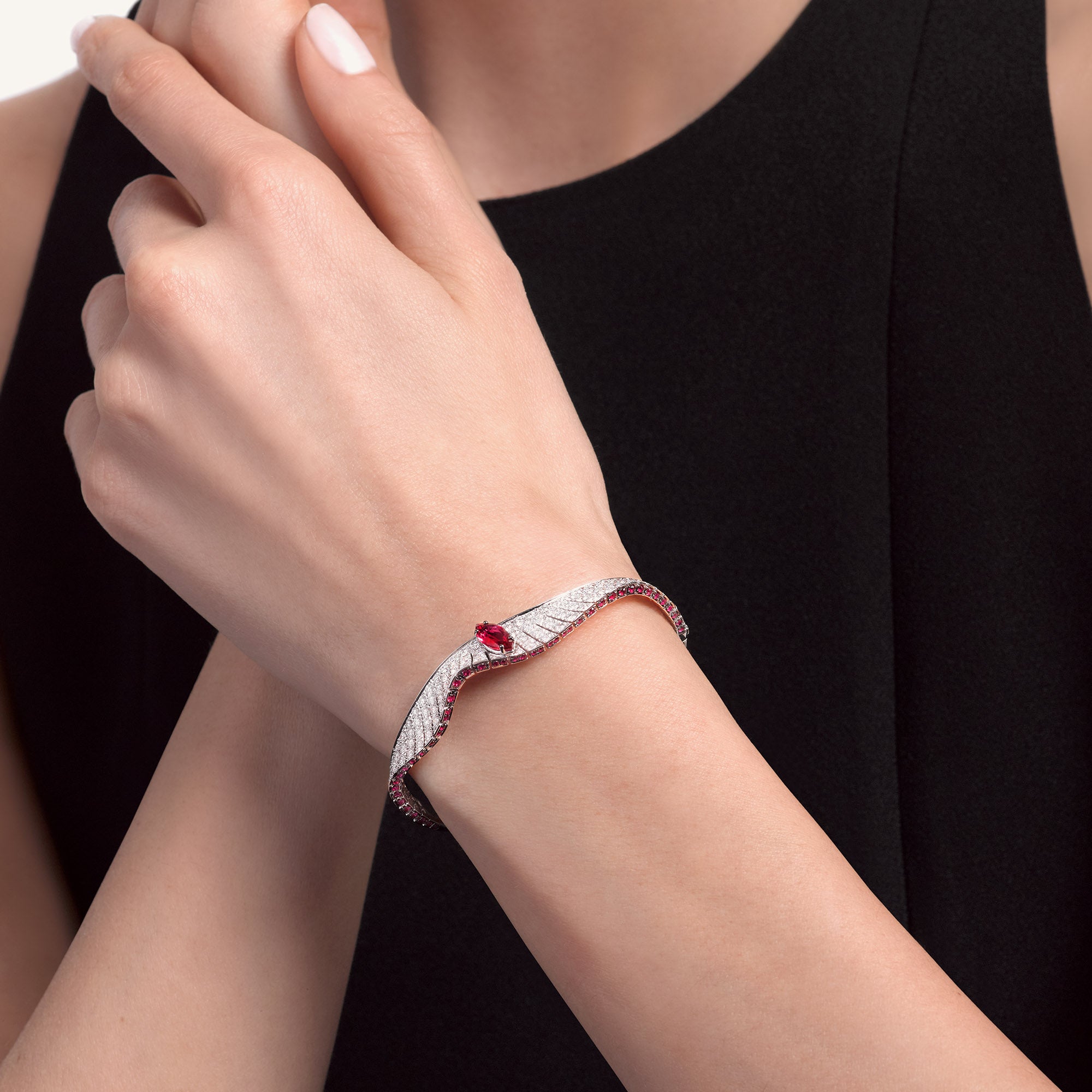 Abissi bangle with rubies