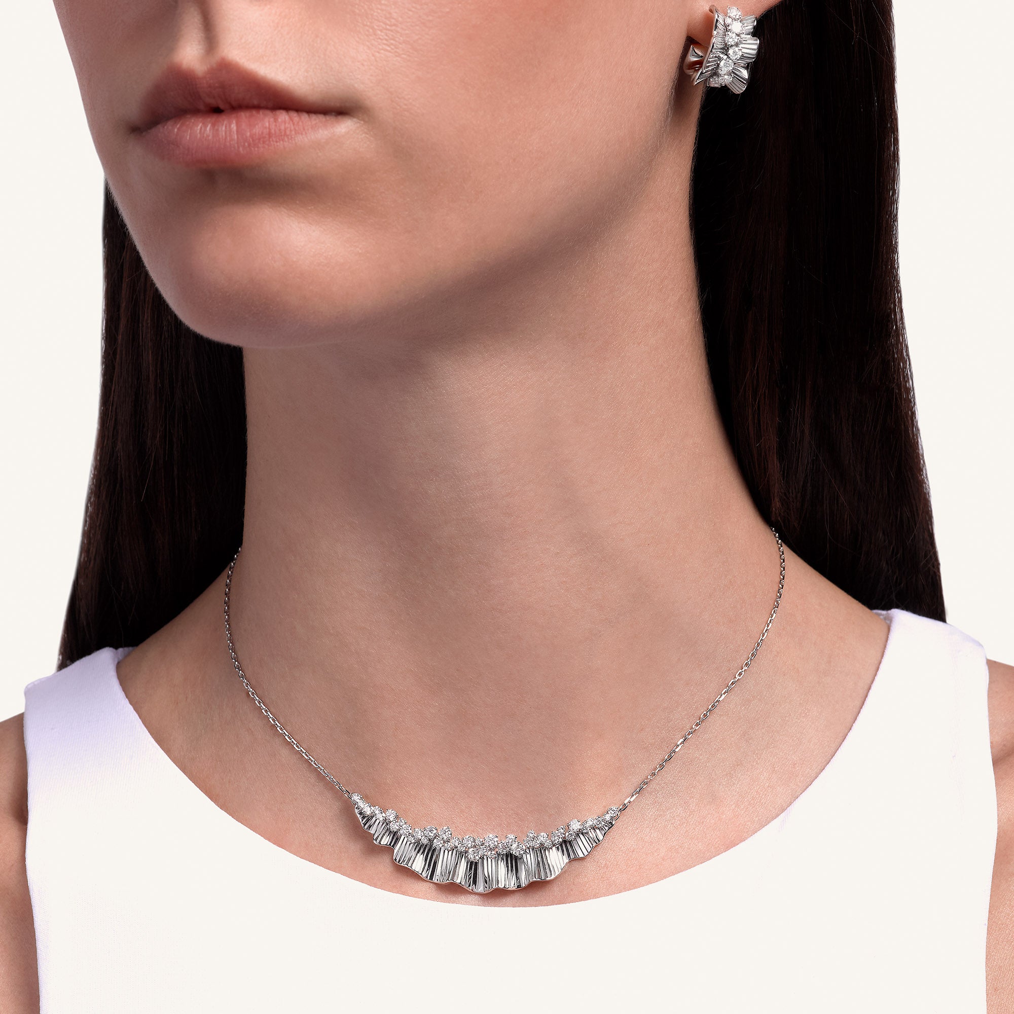 Rays of Sun pendant with white diamonds