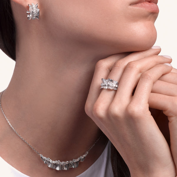 Rays of Sun pendant with white diamonds