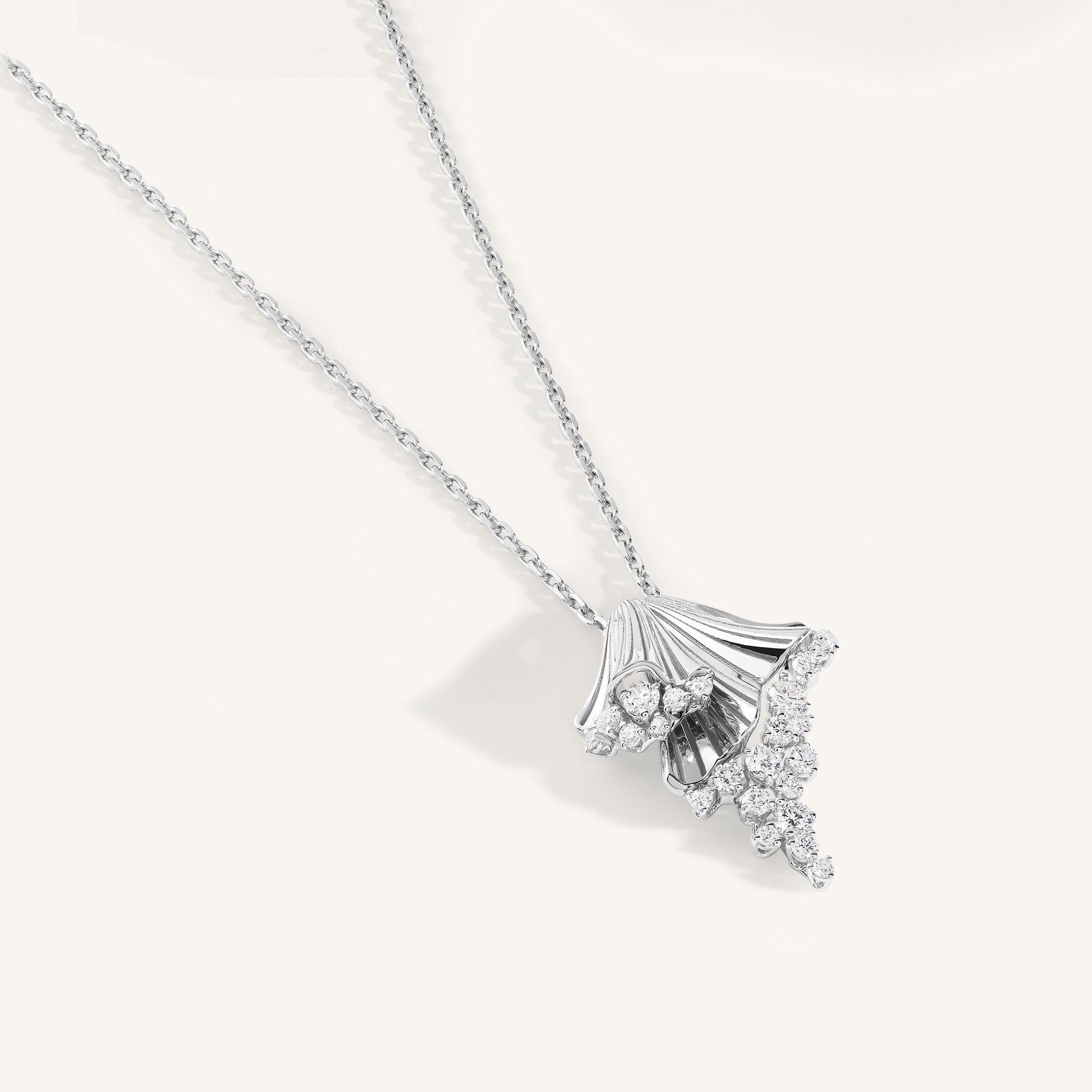 Rays of Sun pendant with white diamonds