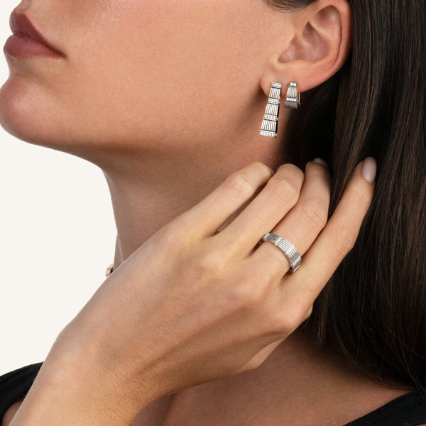 Cleopatra ring with white diamonds