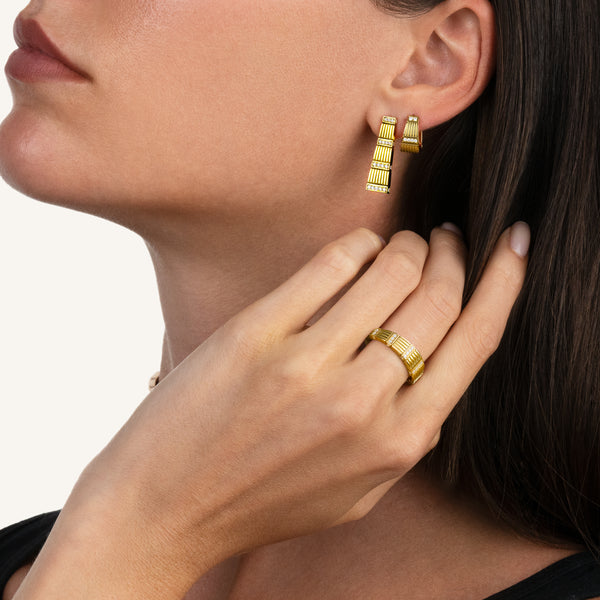 Cleopatra earrings with white diamonds
