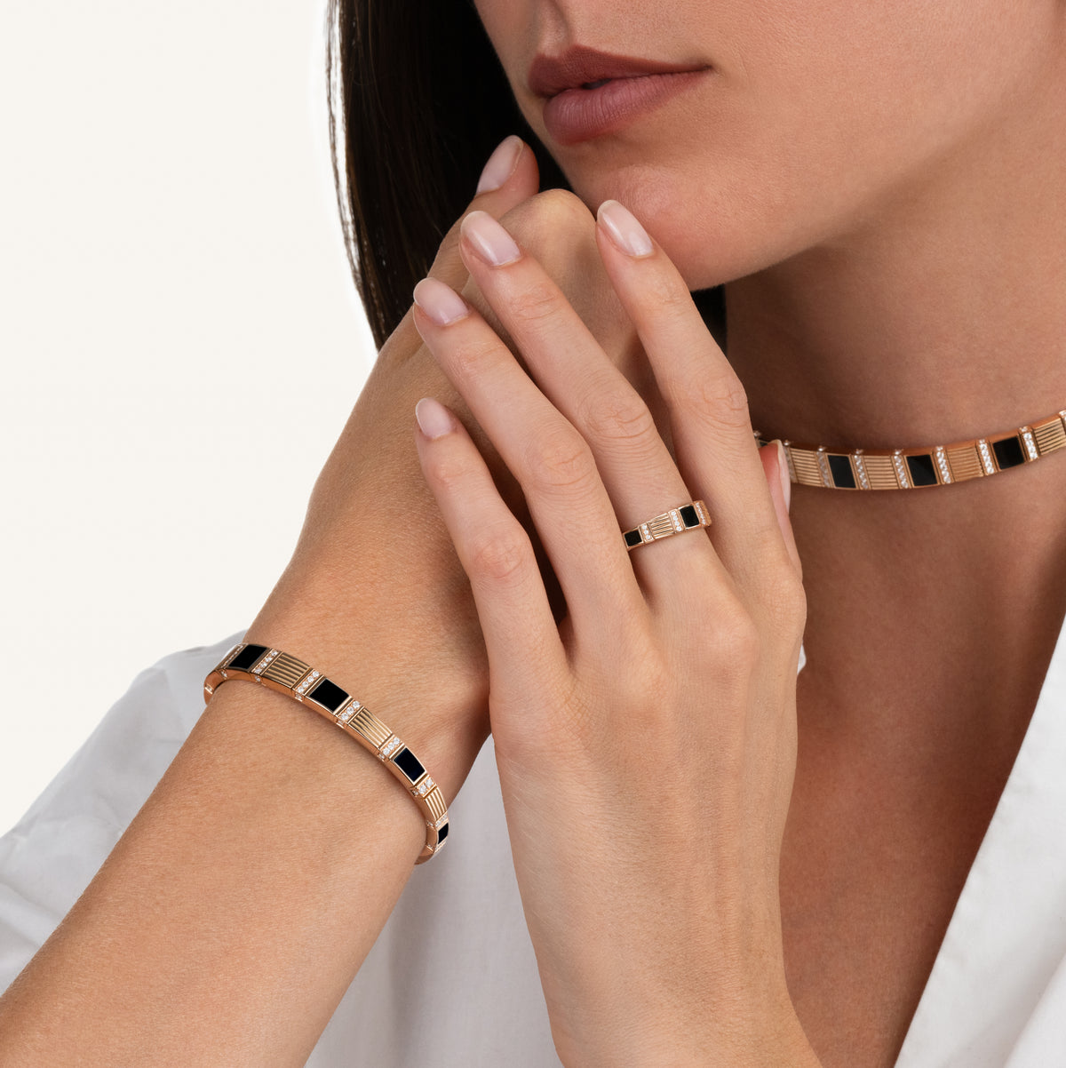 Cleopatra bracelet with white diamonds