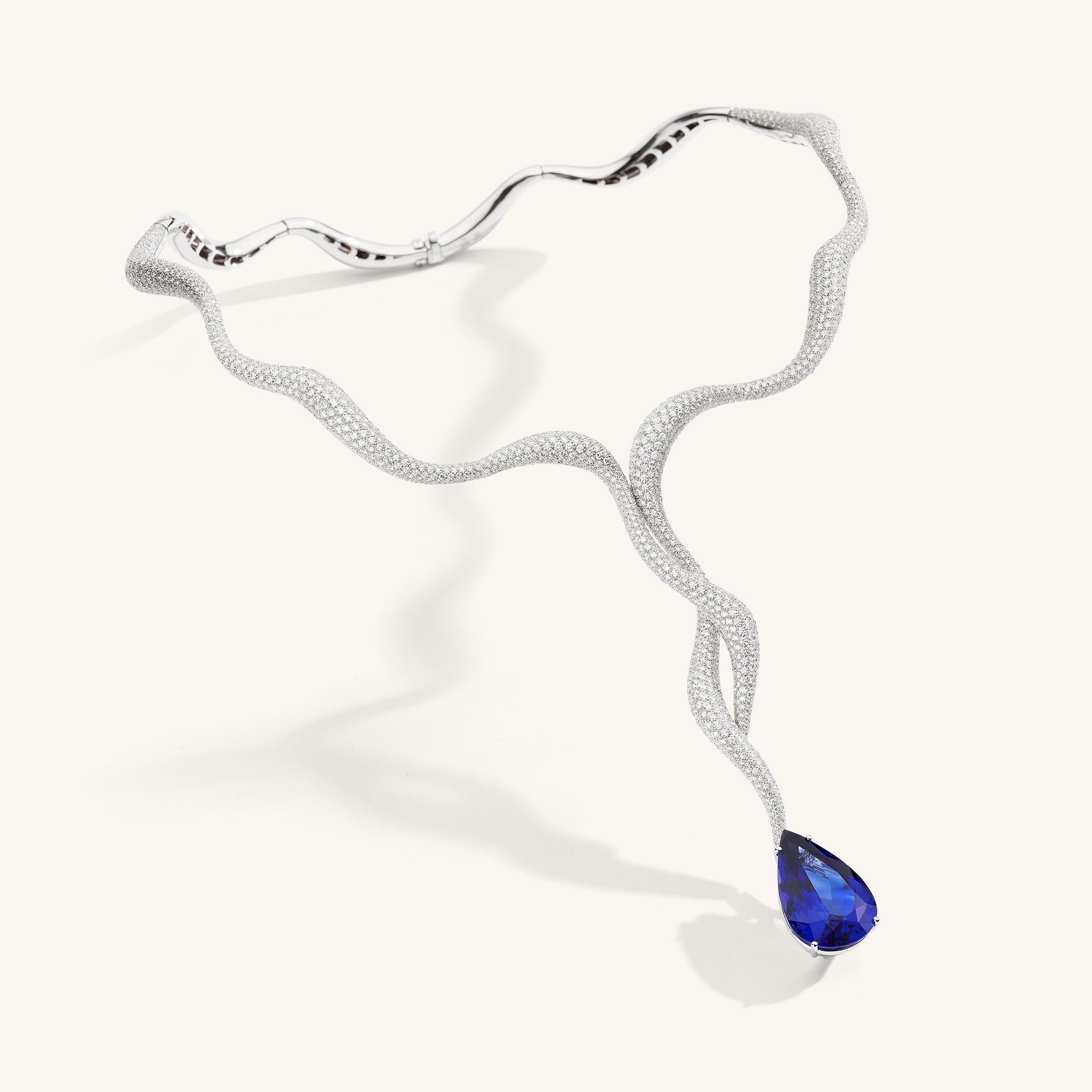 Venere collier with tanzanite