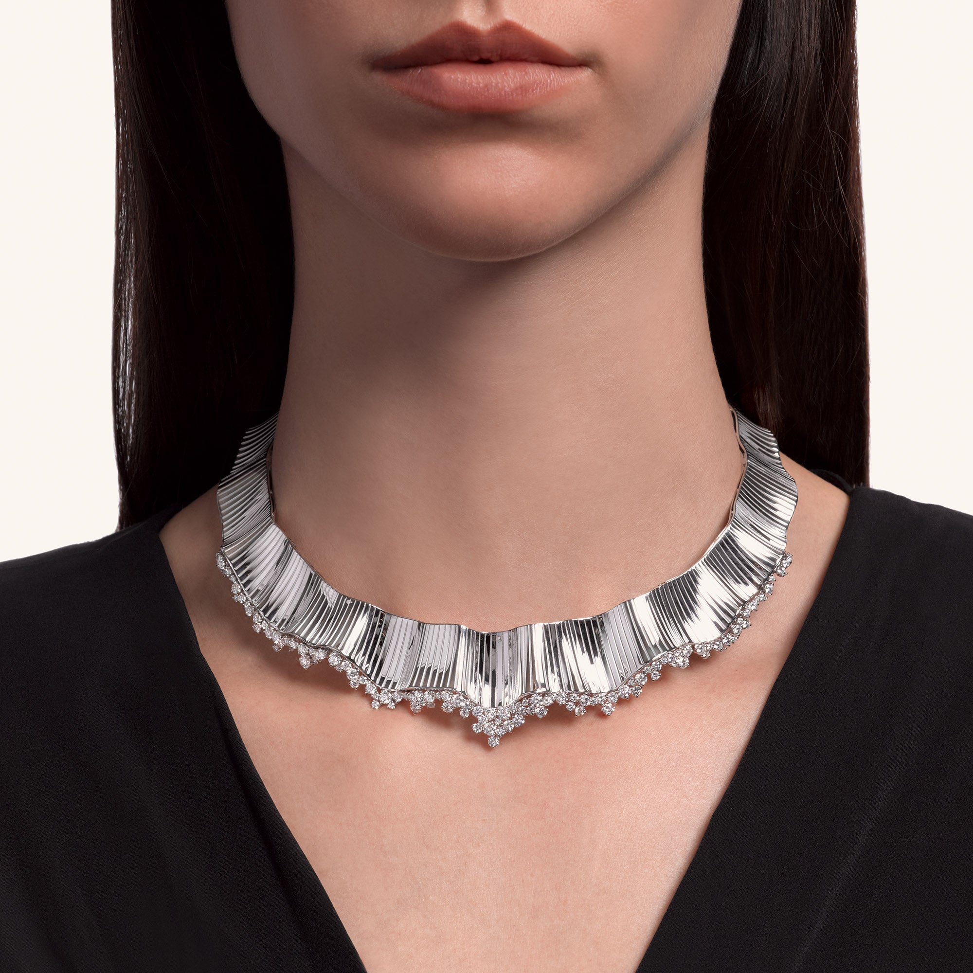 Rays of Sun collier with white diamonds