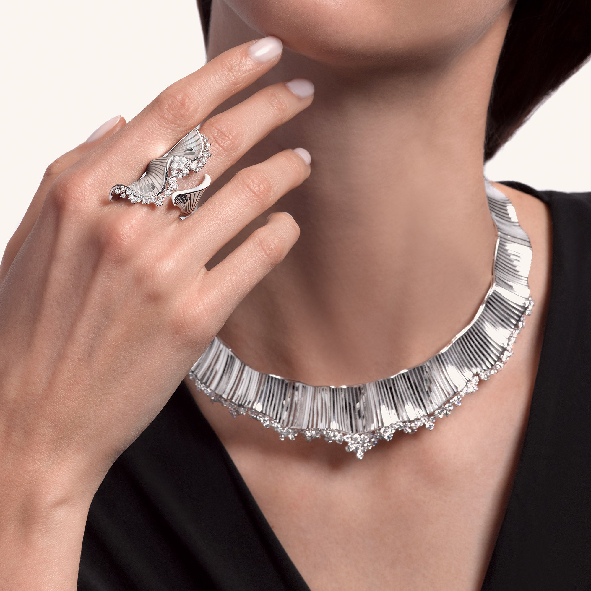 Sun With Diamond Rays Rays of Sun collier with white diamonds
