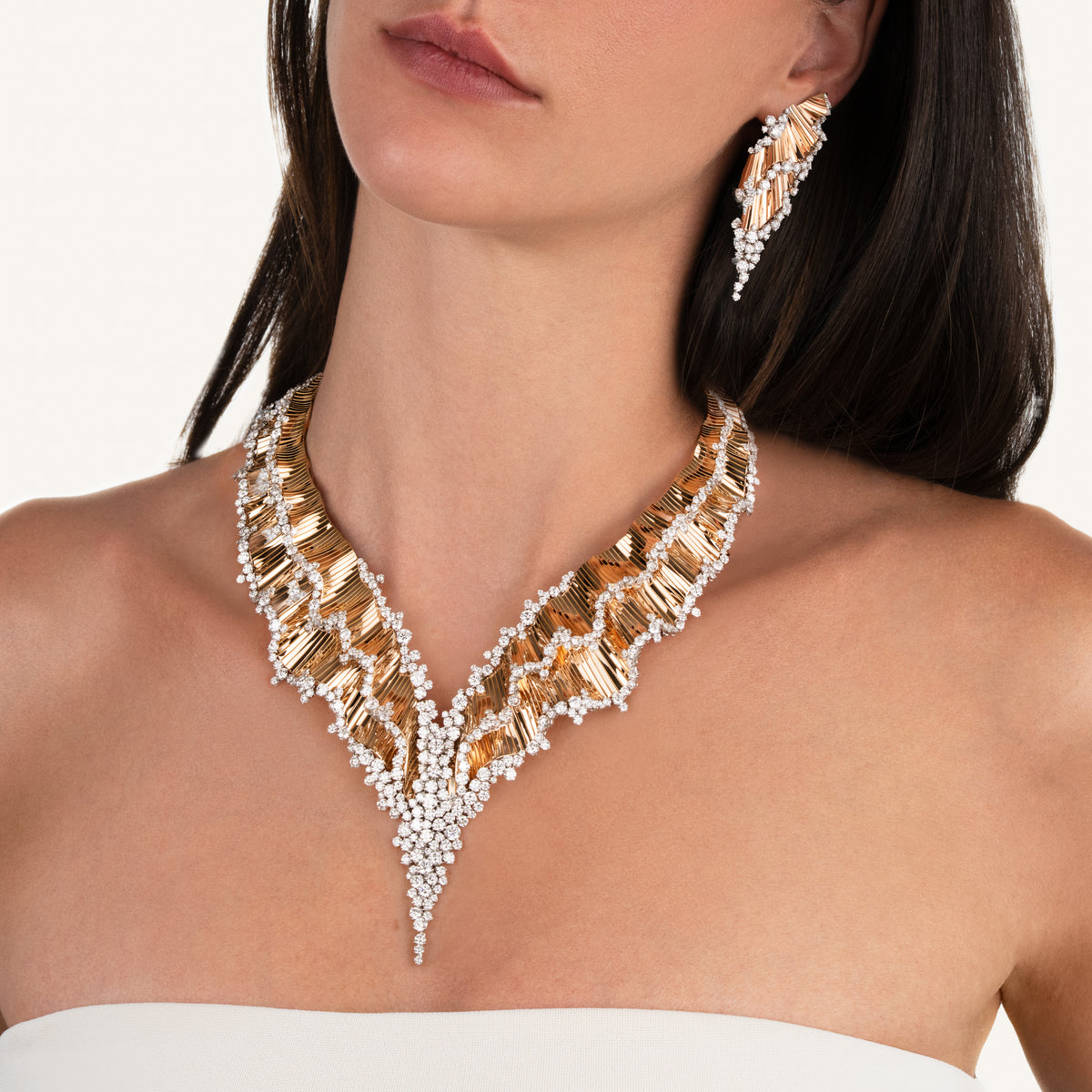 Rays of Sun collier with white diamonds