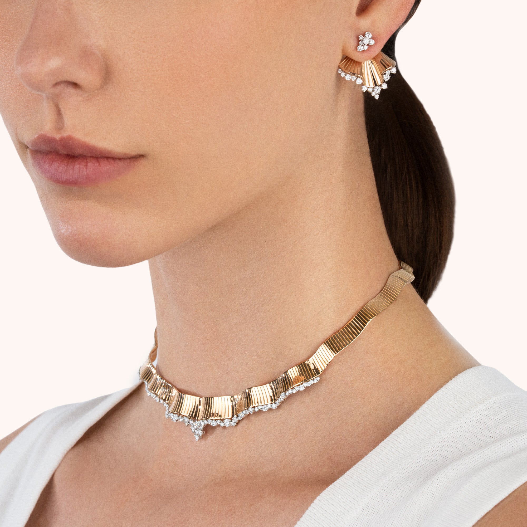 Rays of Sun choker with white diamonds