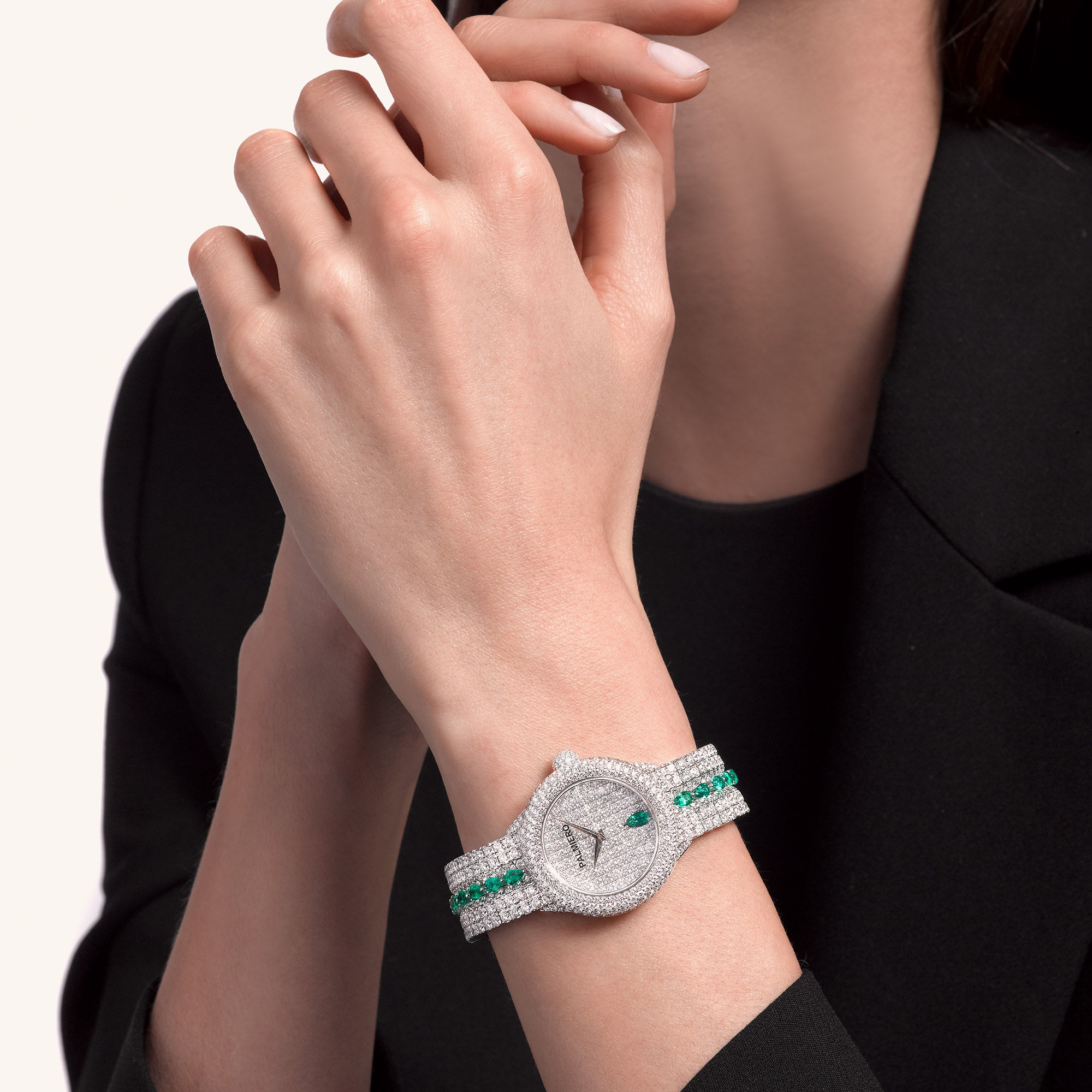 Divino watch with emeralds and white diamonds