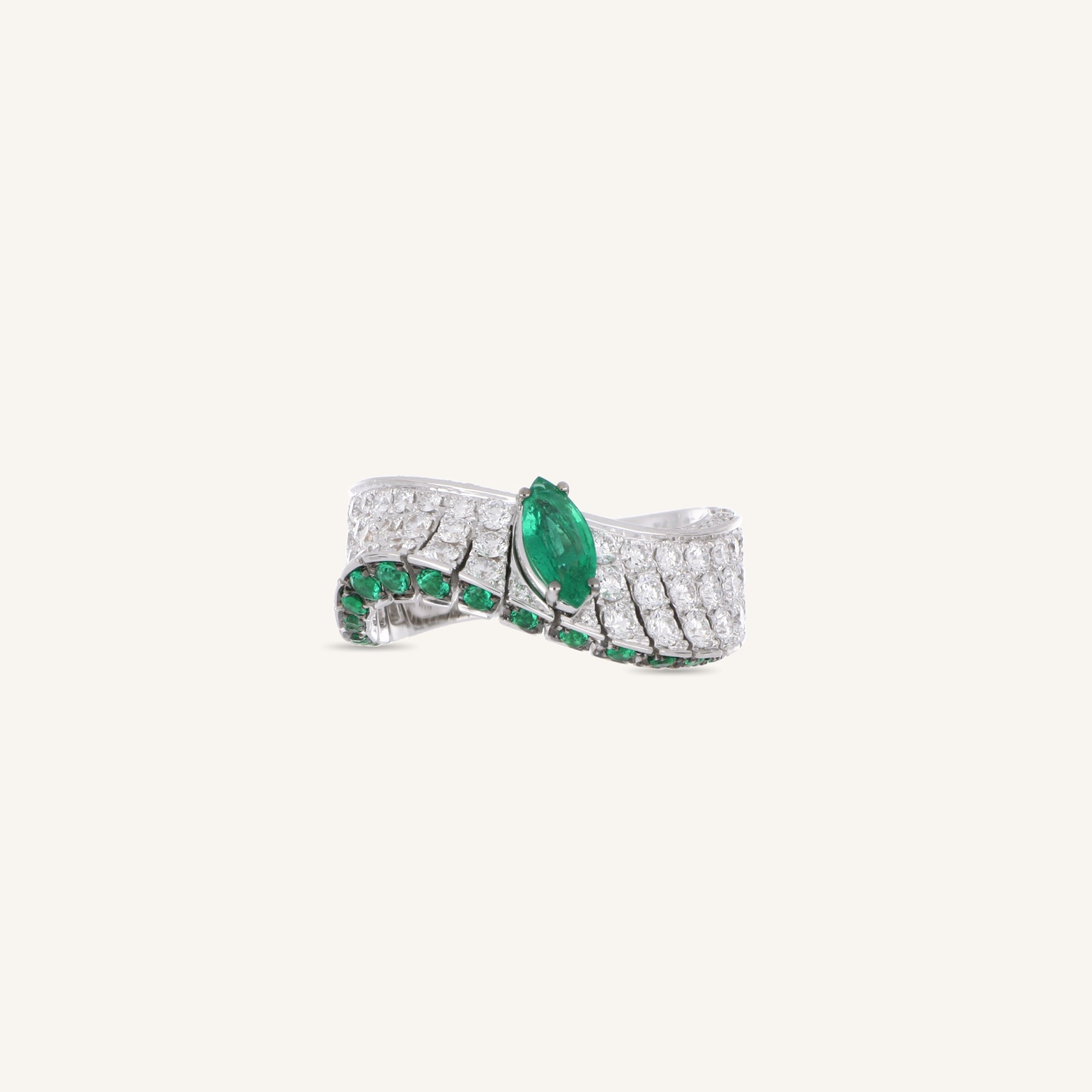 Abissi ring with emeralds