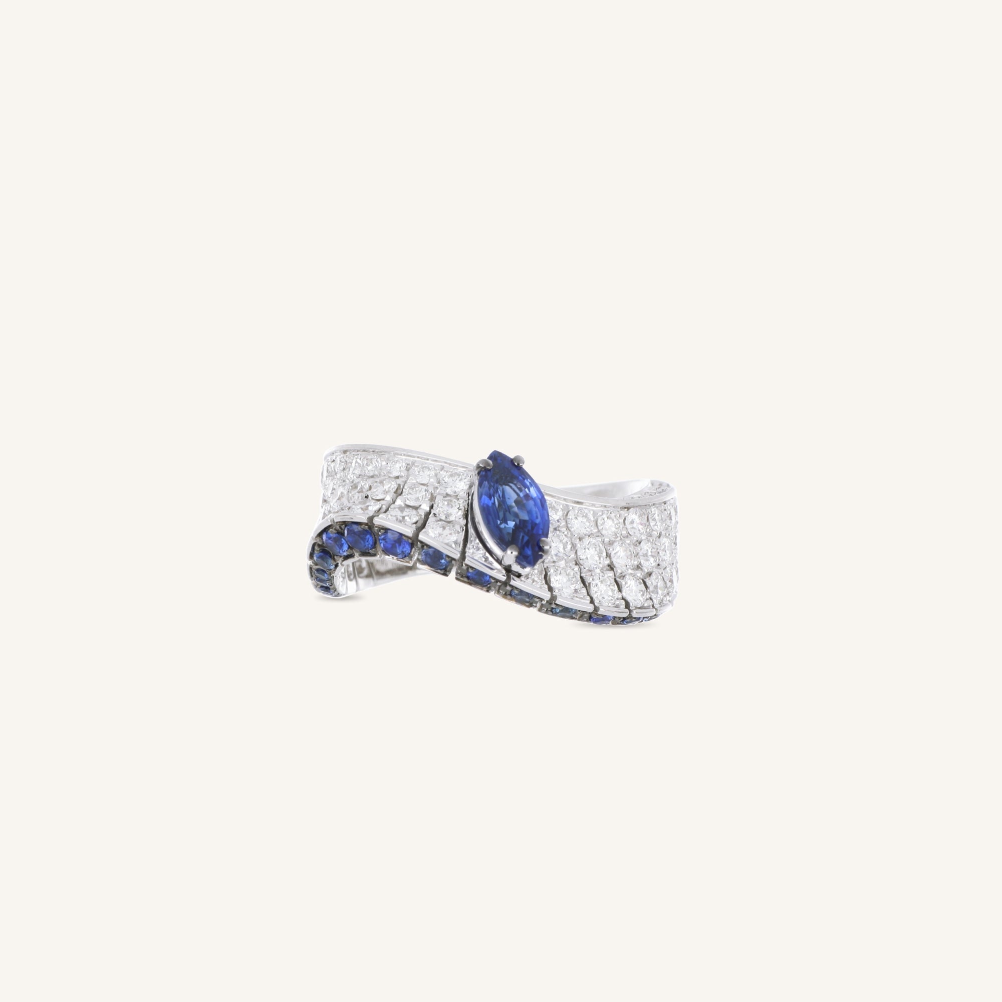 Abissi ring with sapphires