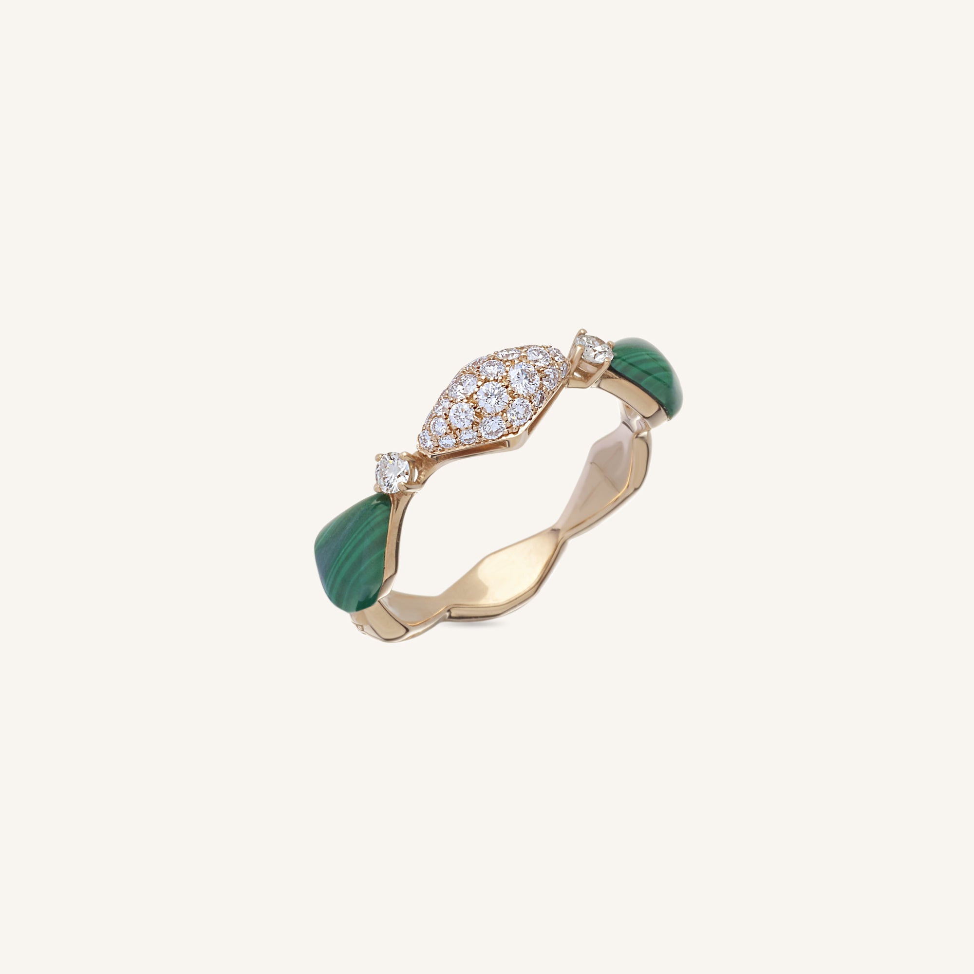 Anello Decò con malachite e diamanti bianchi