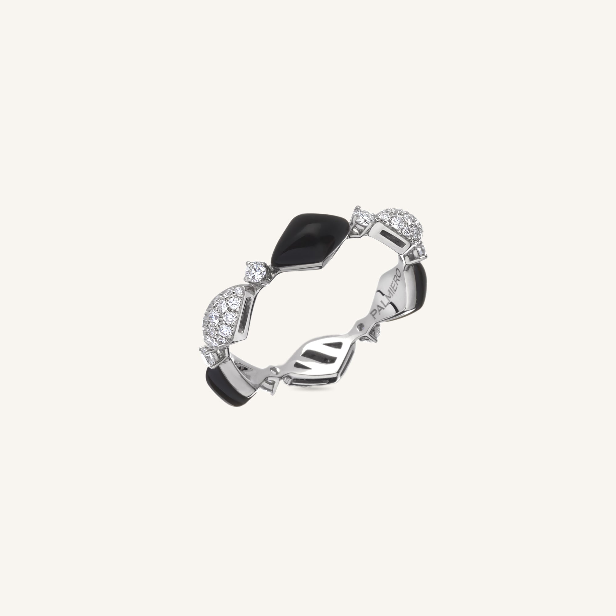 Decò ring with onyx and white diamonds