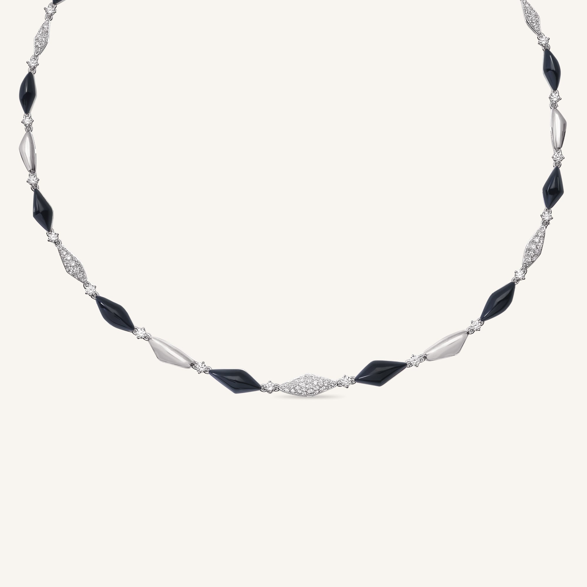 Decò necklace with onyx and white diamonds