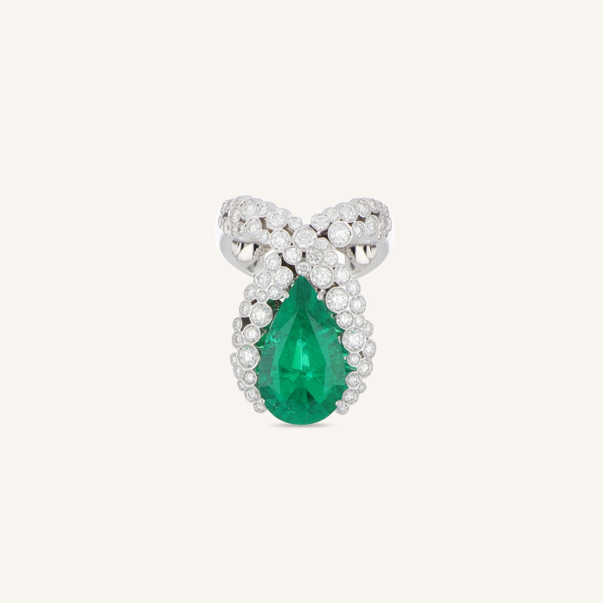 Incanto ring with colombian emerald