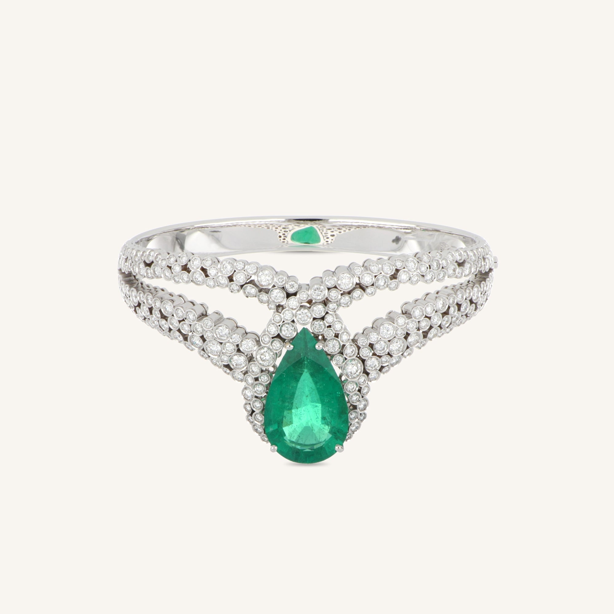 Incanto bangle with colombian emerald