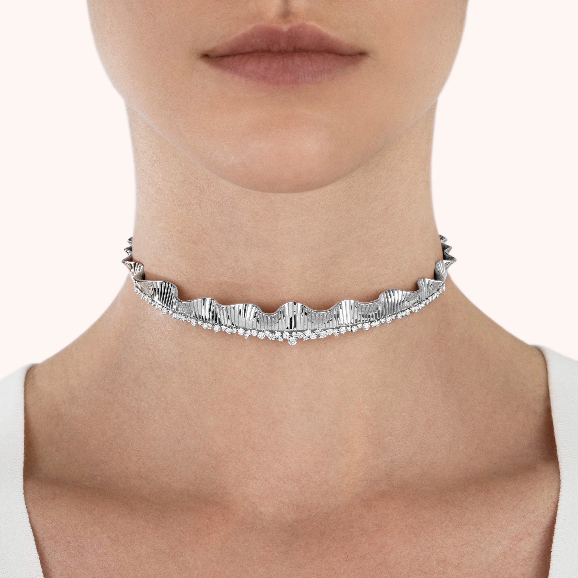 Rays of Sun mini choker with white diamonds
