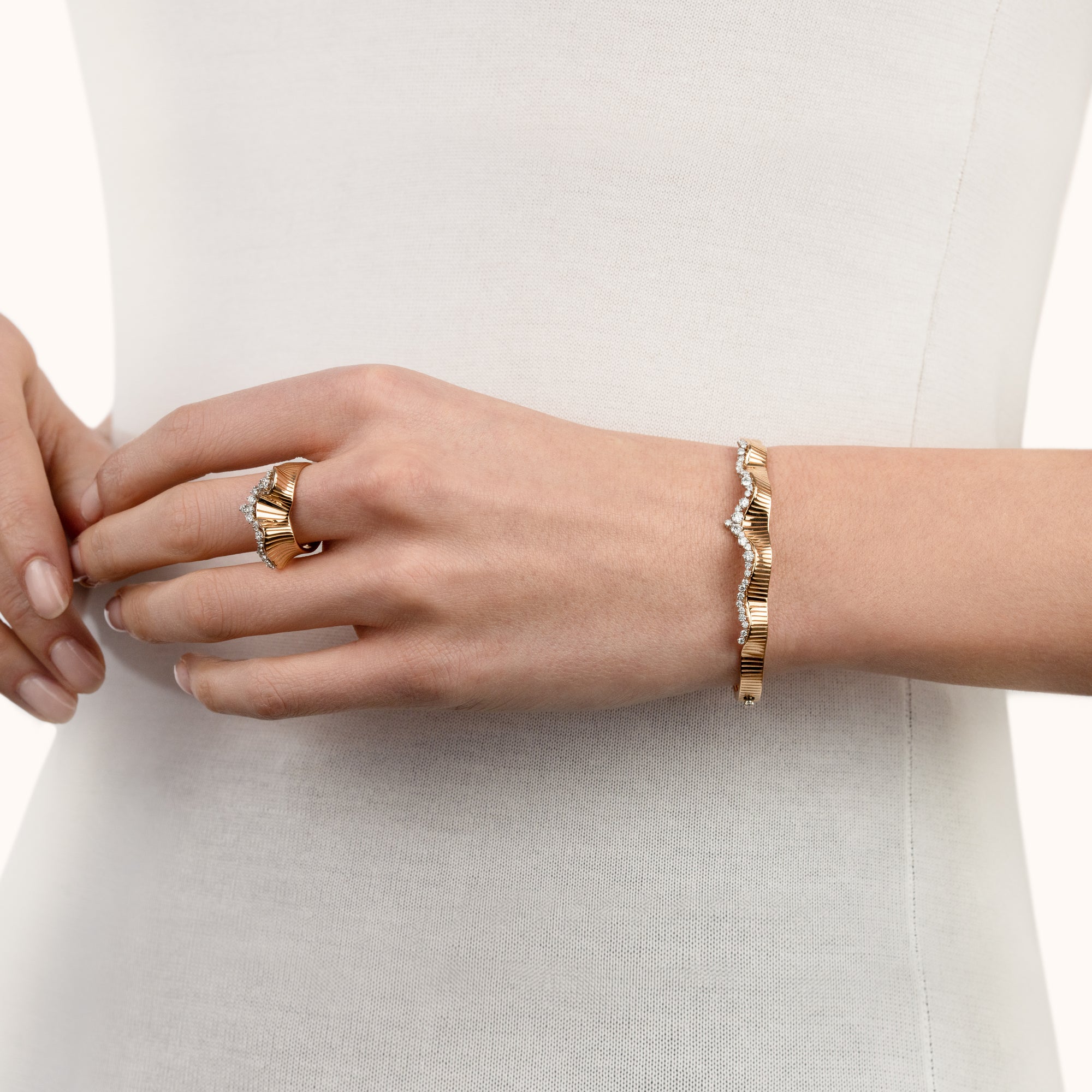 Rays of Sun bangle with white diamonds