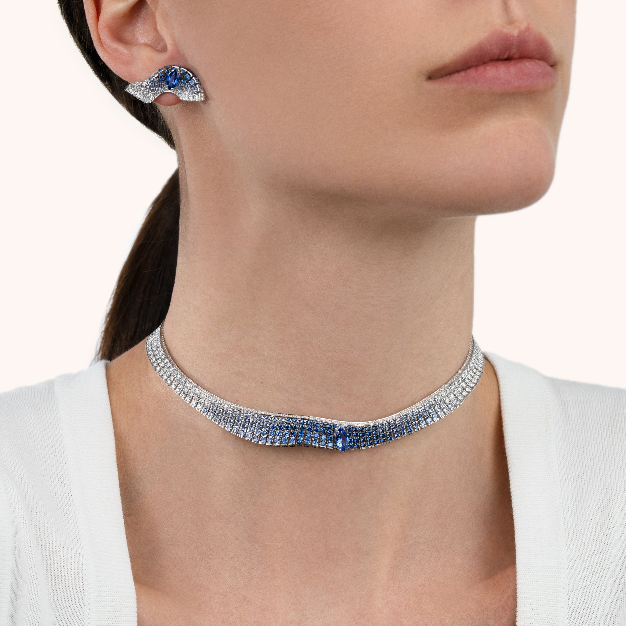 Abissi choker with sapphires