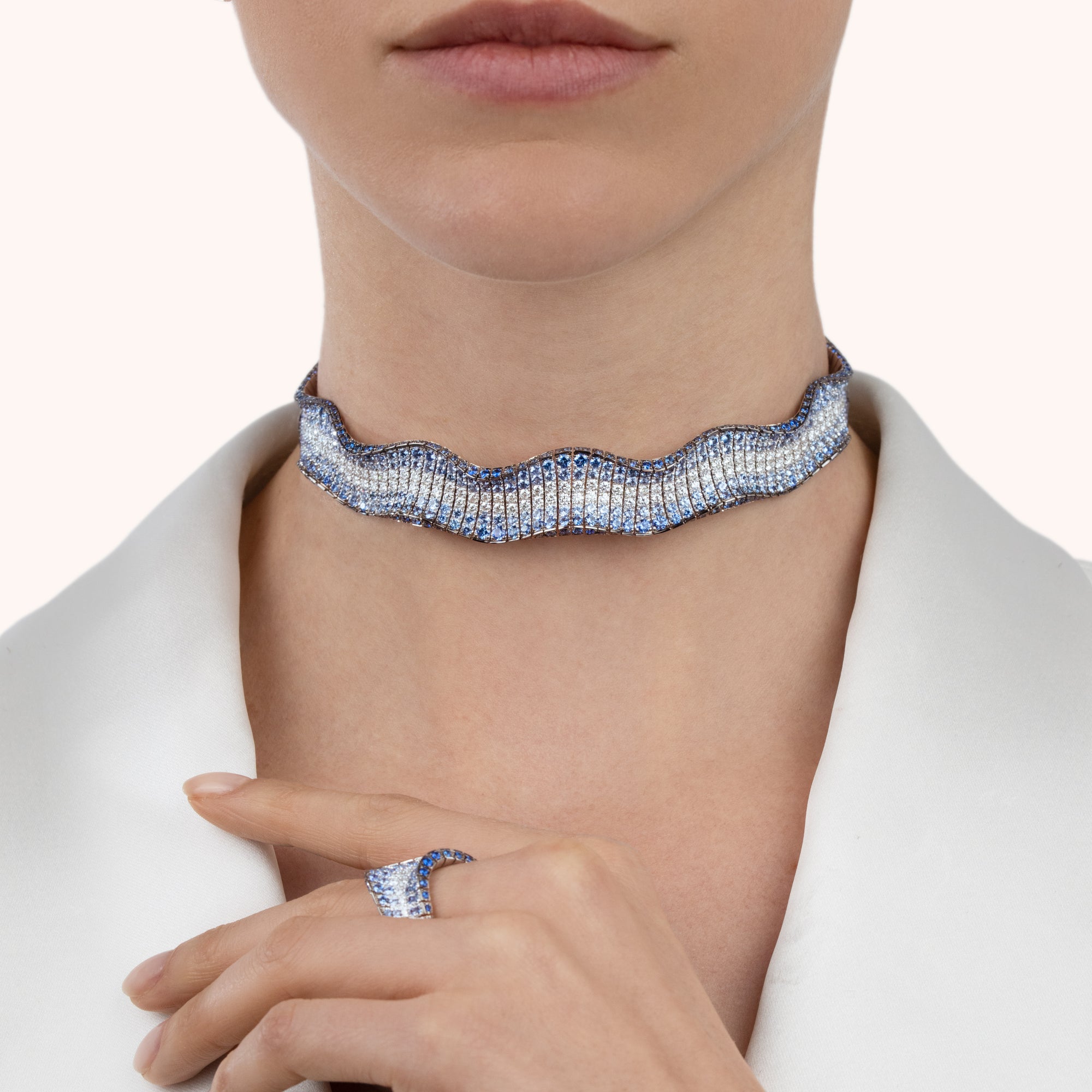 Abissi collier with sapphires