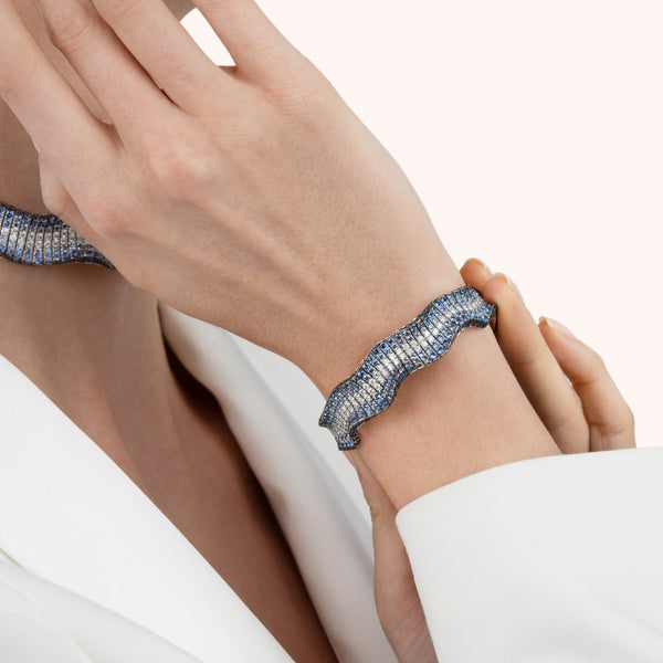Abissi bangle with sapphires