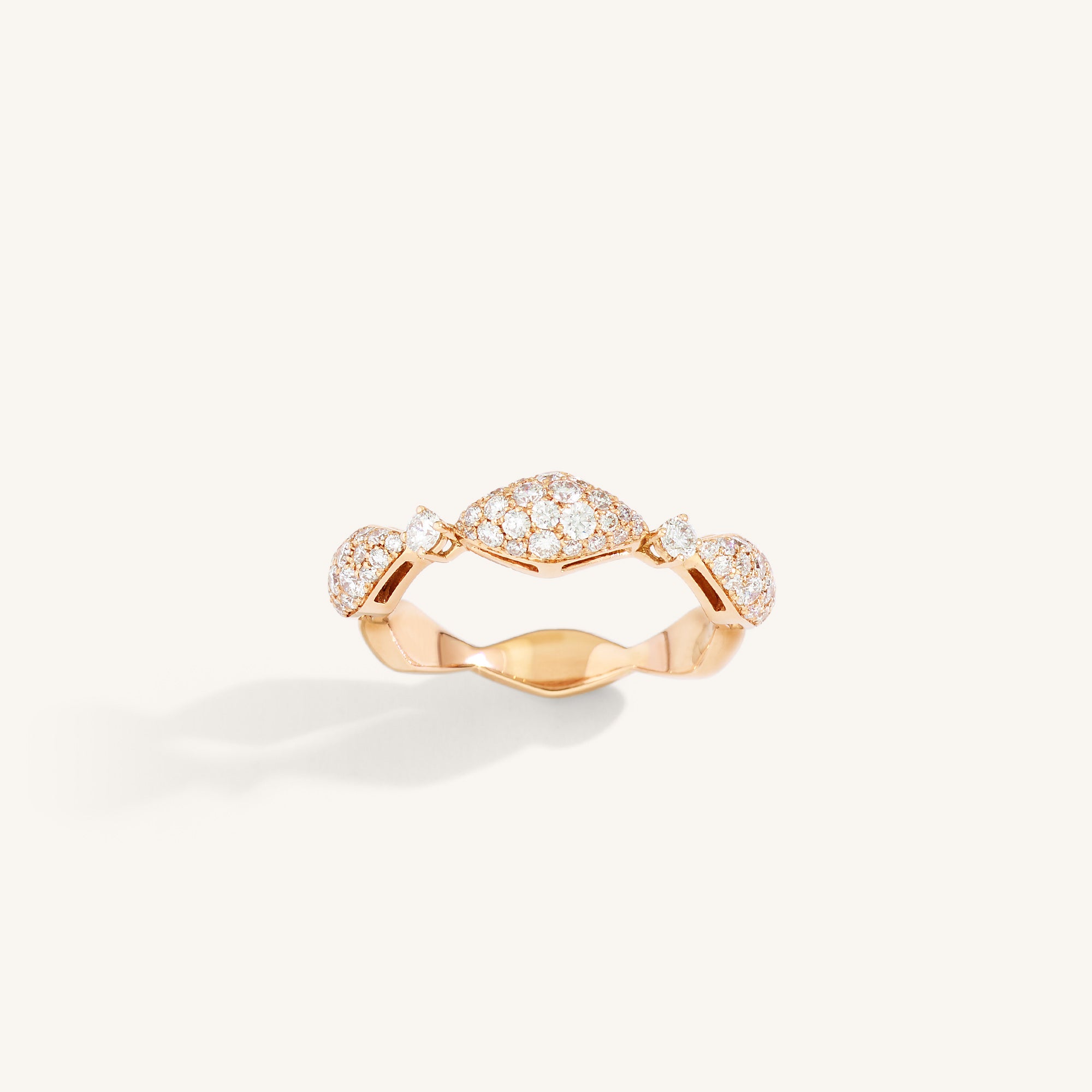 Decò ring with white diamonds