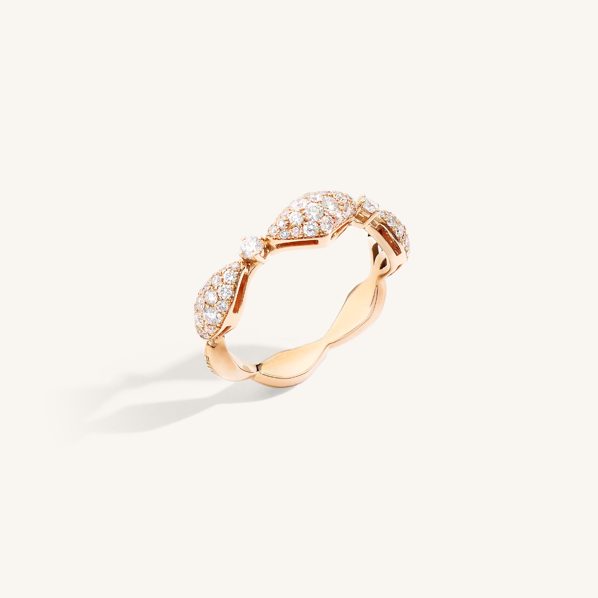 Decò ring with white diamonds