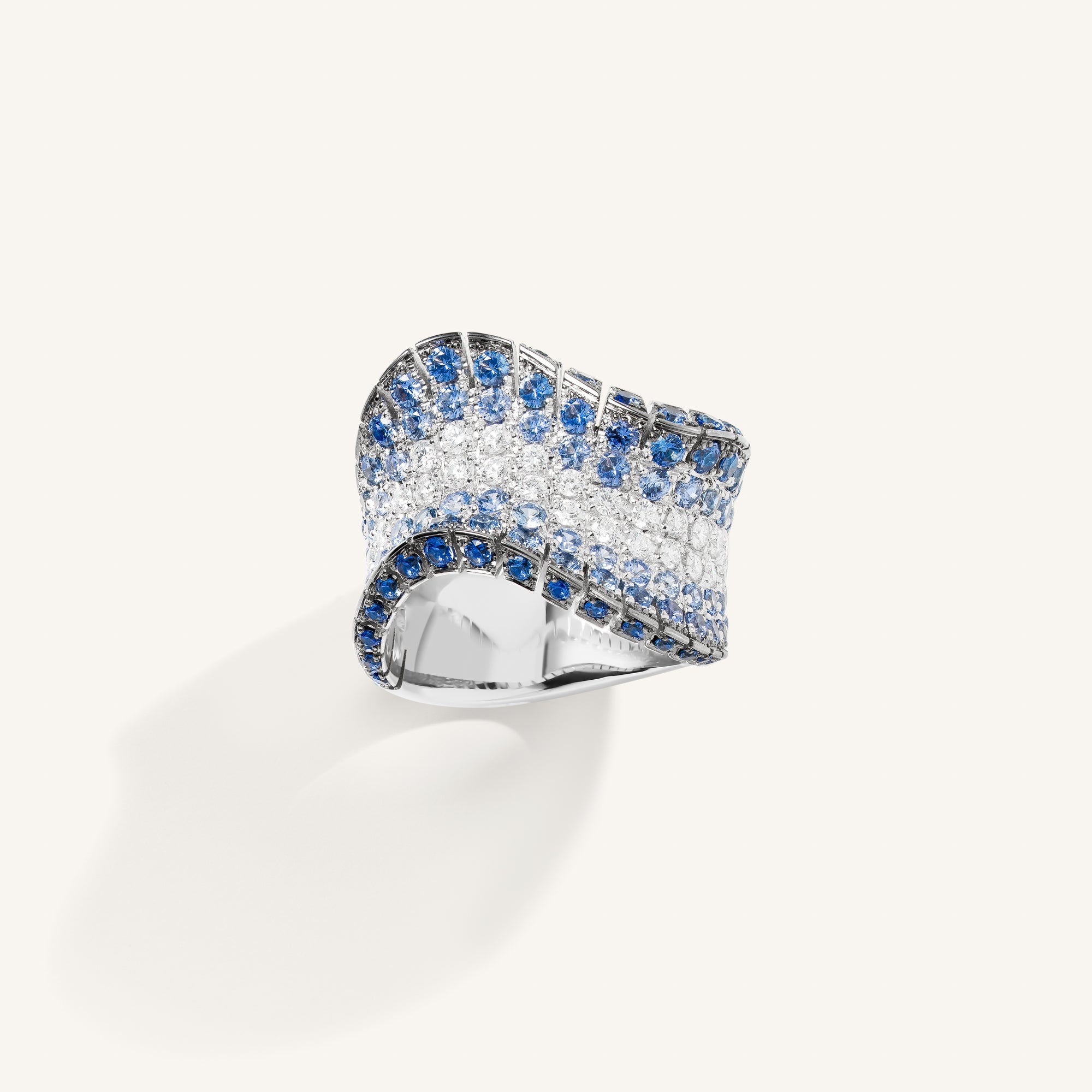 Abissi ring with sapphires